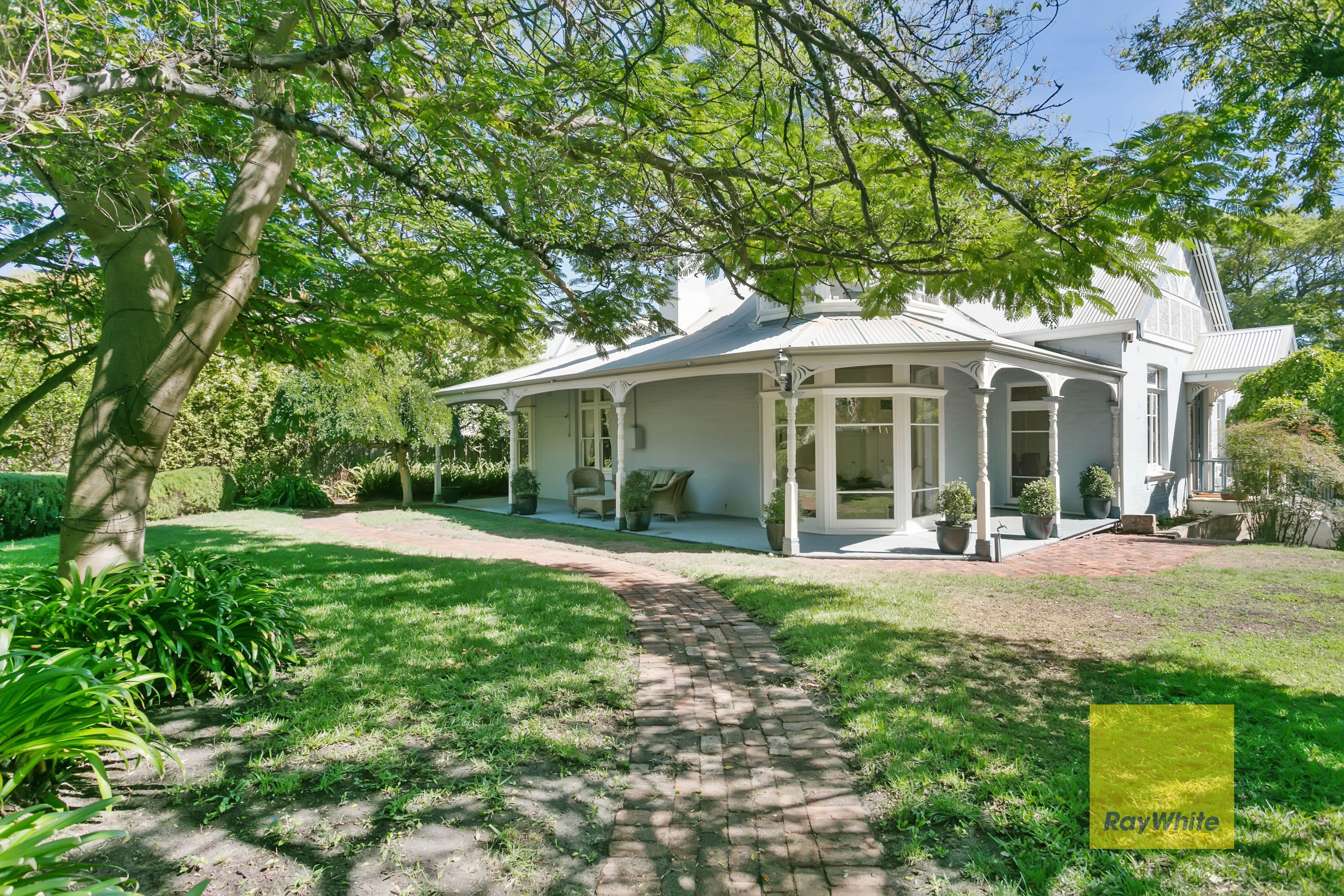 10 Central Avenue, Swanbourne, WA 6010