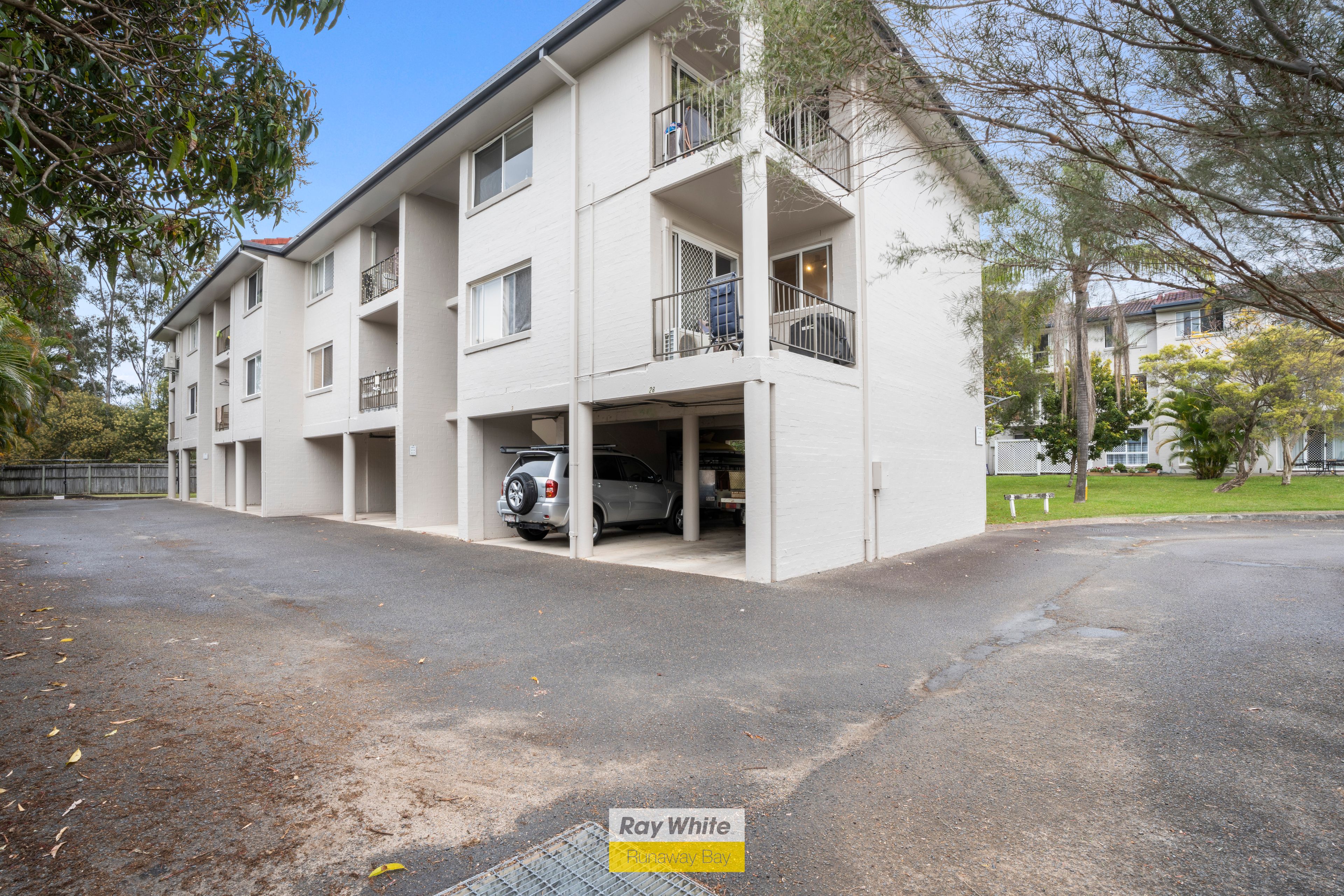 28/13-17 Brown Street, Labrador, QLD 4215