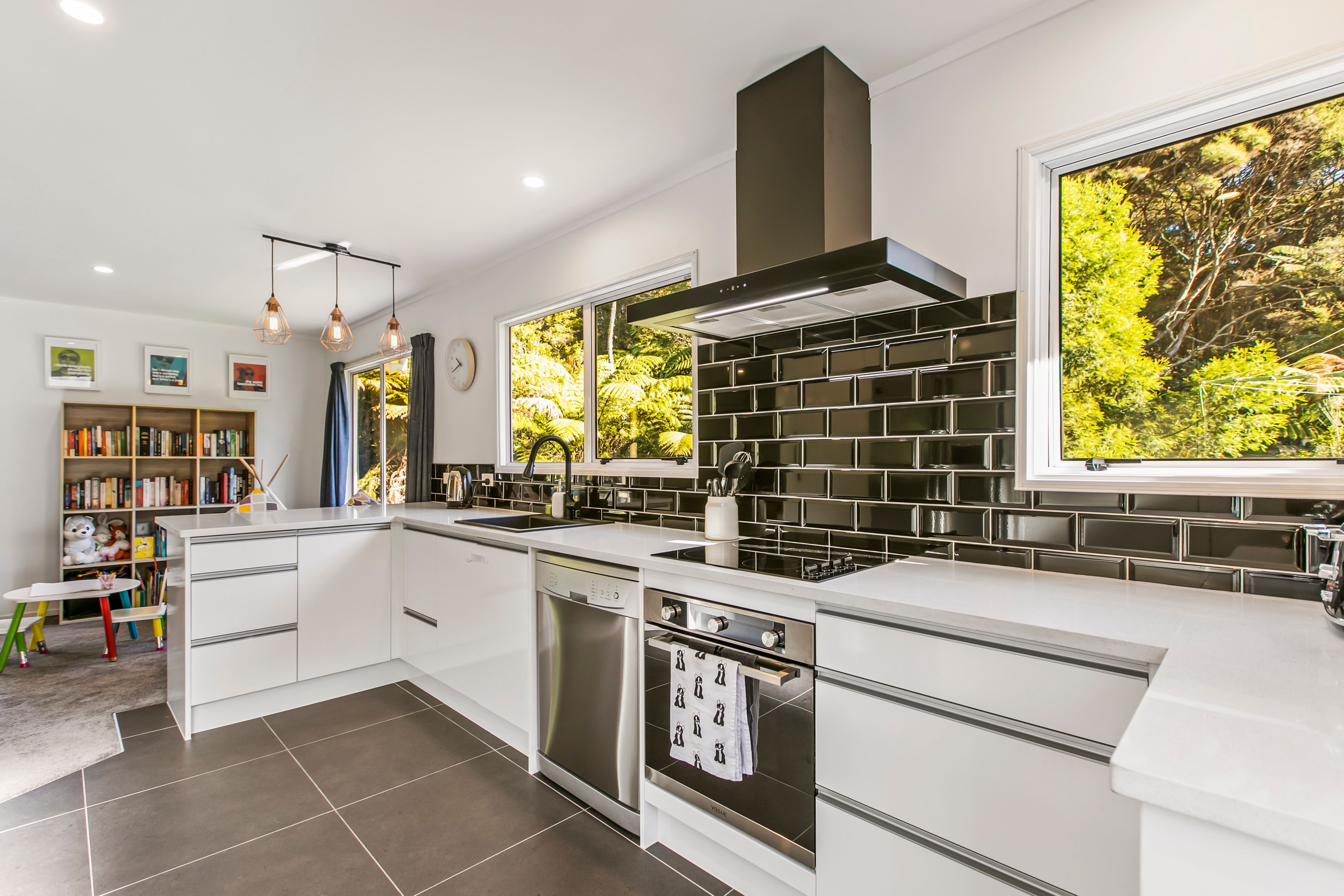 2/128 Spinella Drive, Glenfield, North Shore City