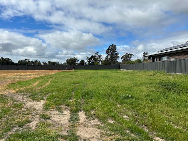 24 Armstrong Drive, Barham, NSW 2732