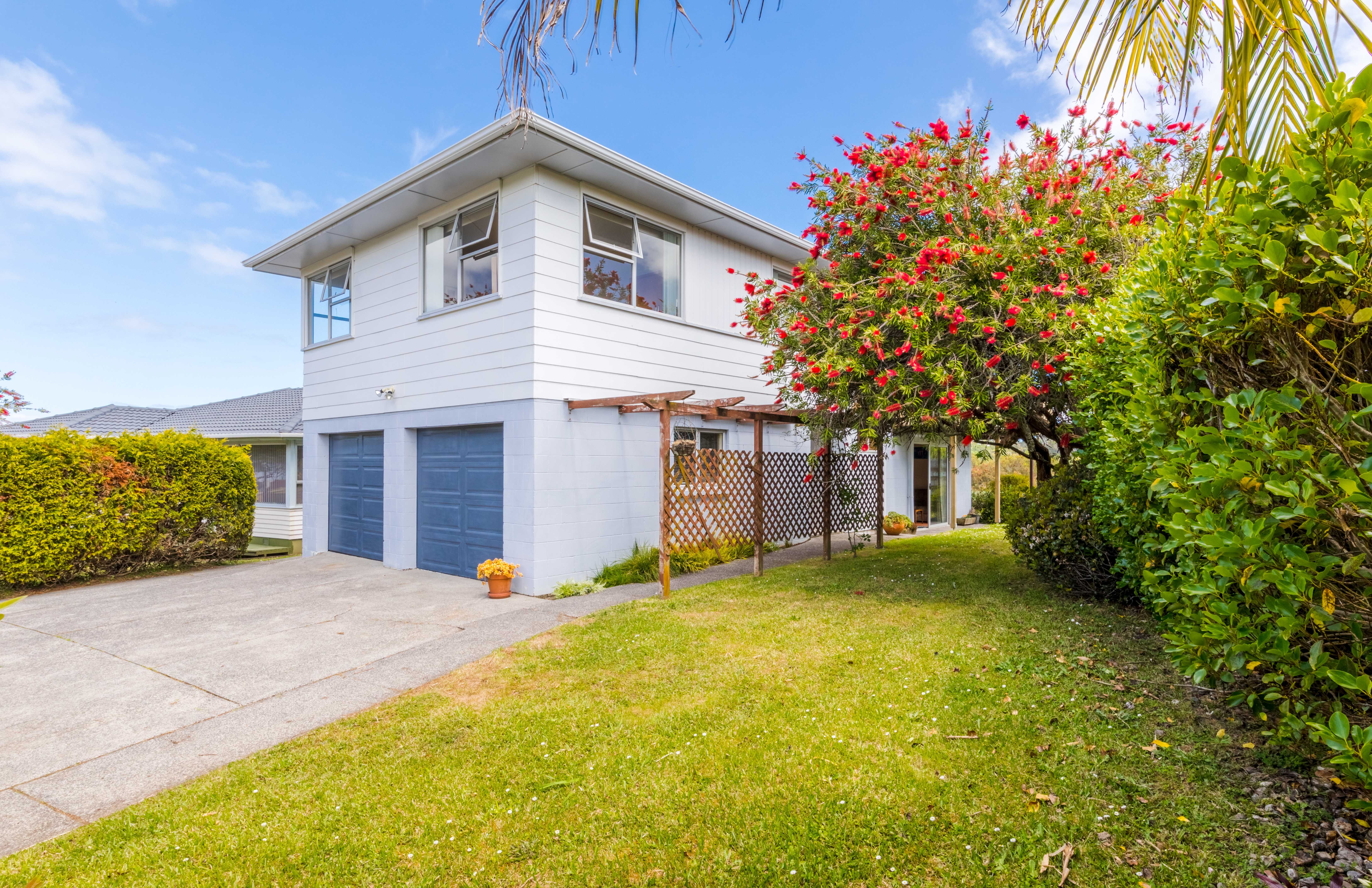 104 Lantana Road, Green Bay, Waitakere City