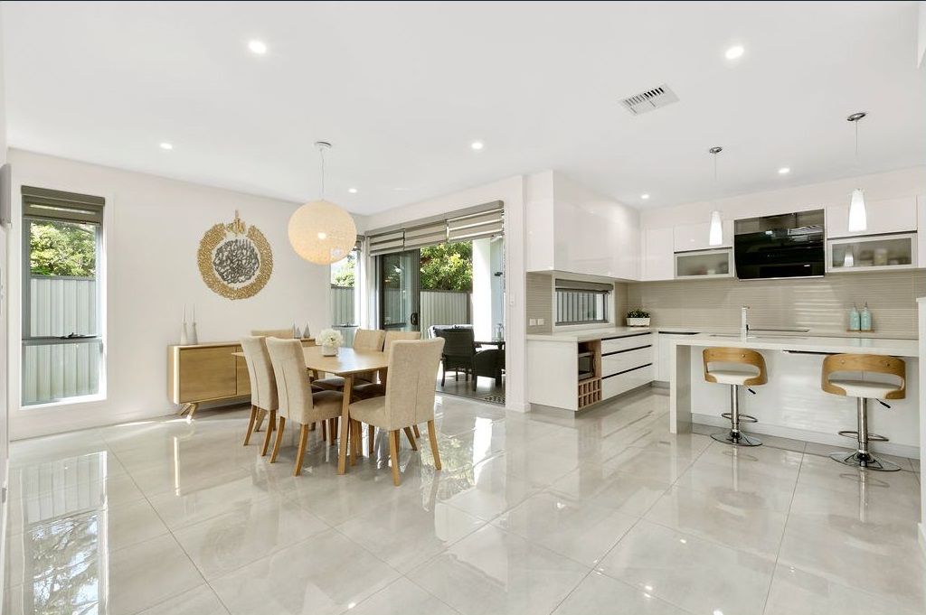 2/20 Nevenia Street, Labrador, QLD 4215