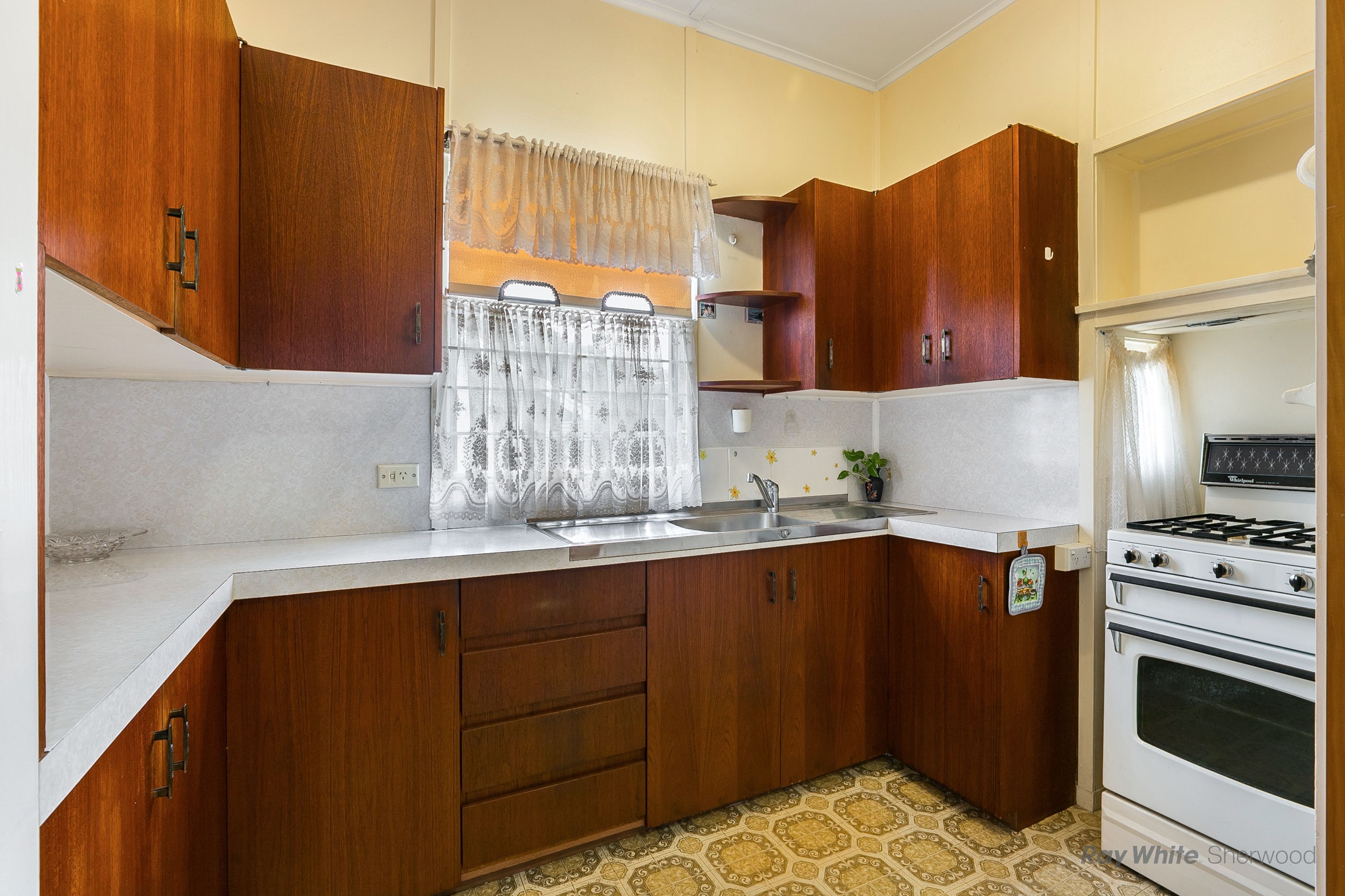16 Robinson Street, Moorooka, QLD 4105