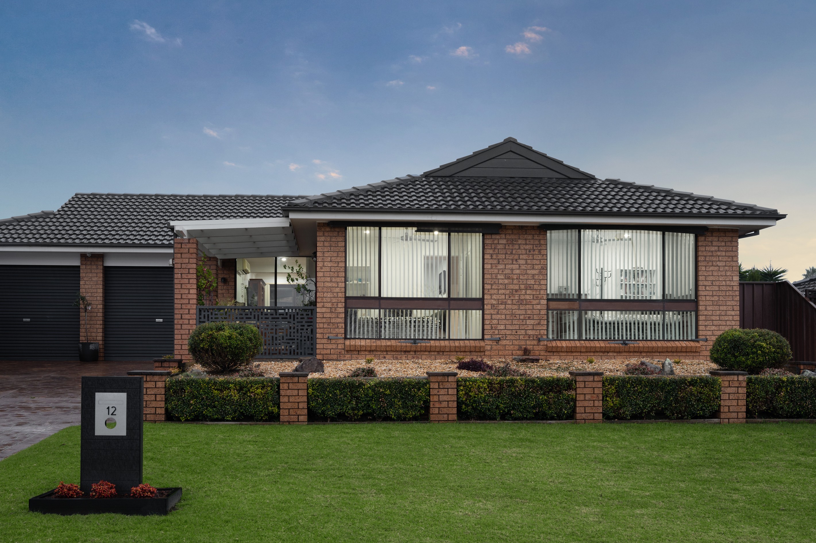 12 Scarus Place, Rosemeadow, NSW 2560