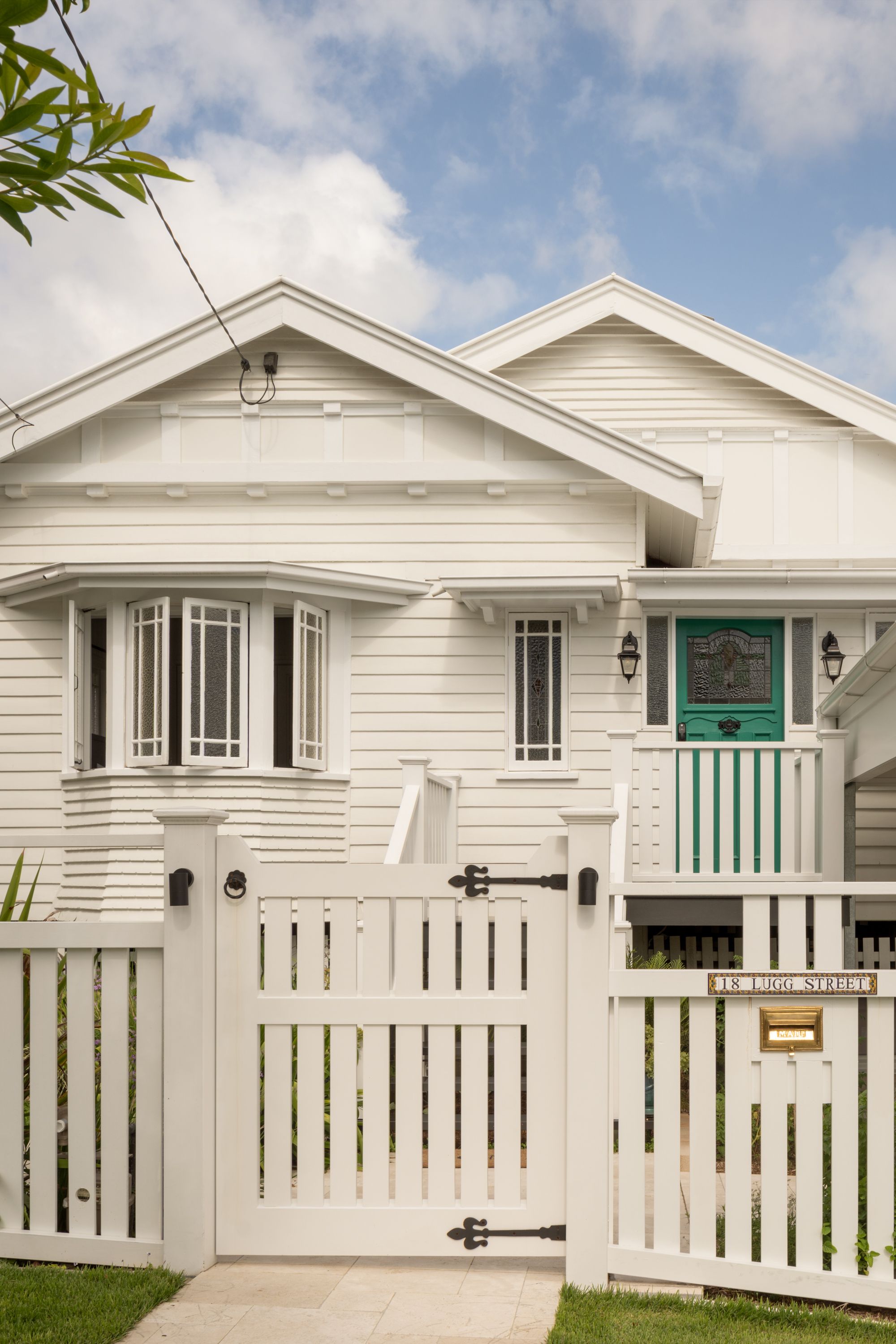 18 Lugg Street, Bardon, QLD 4065