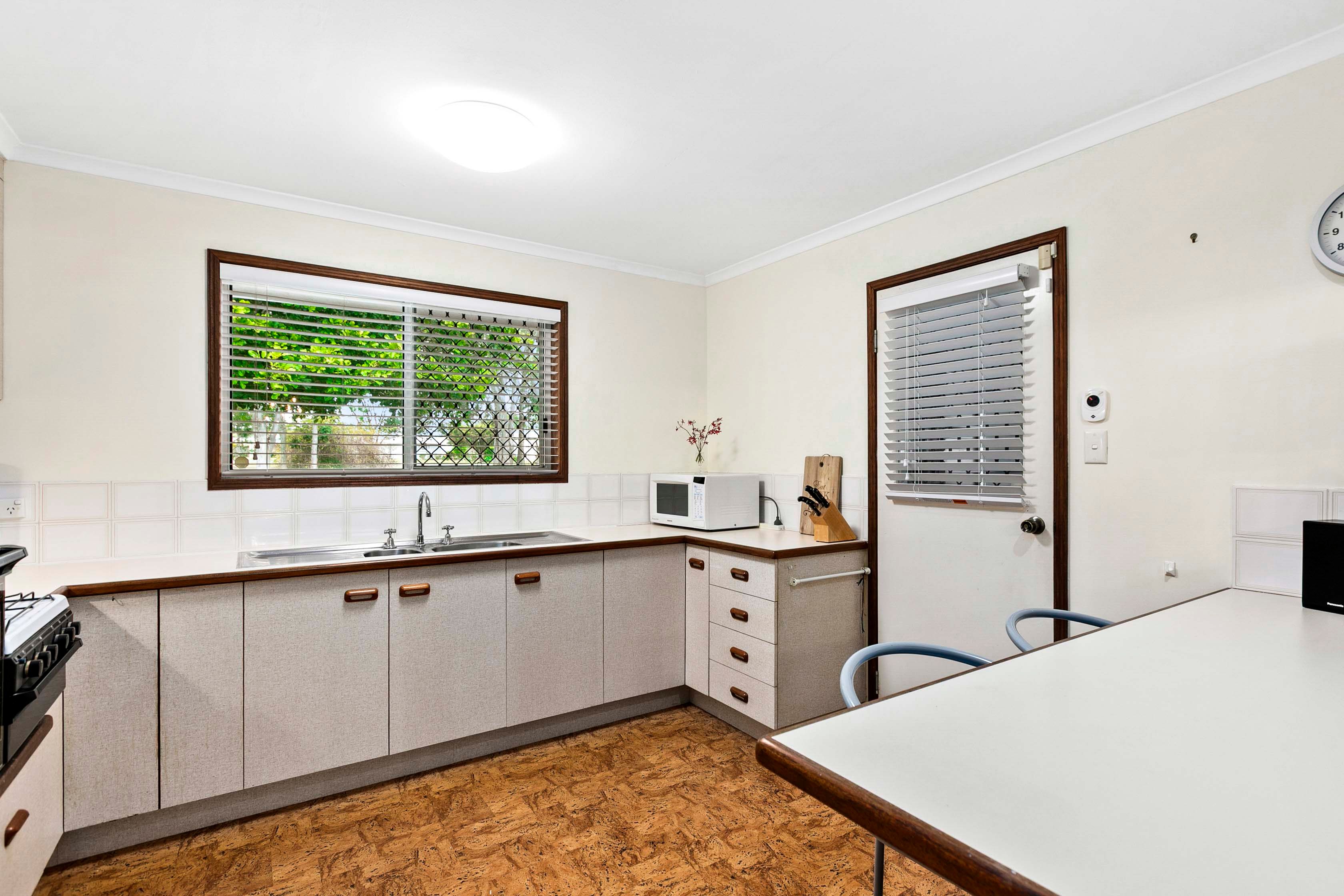 2 Kurrajong Crescent — photo 8 of 24
