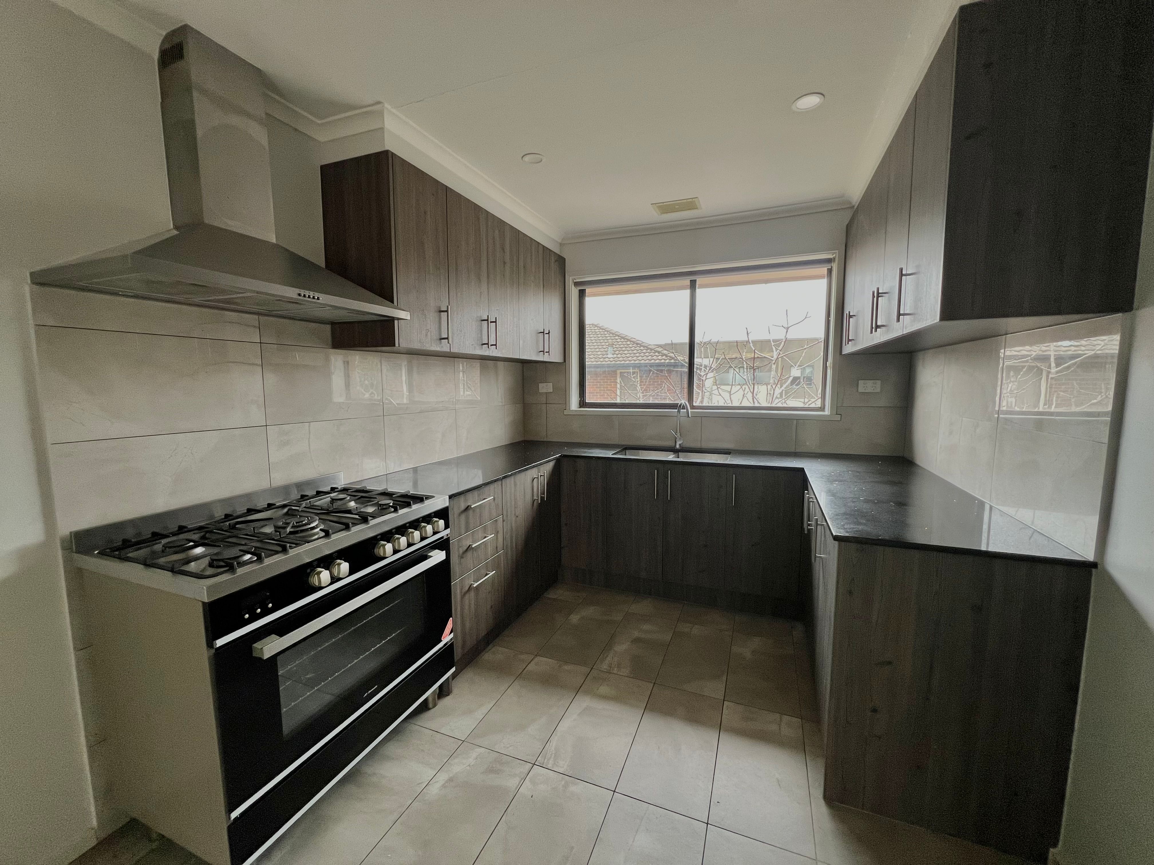 4/15 Close Avenue, Dandenong, VIC 3175