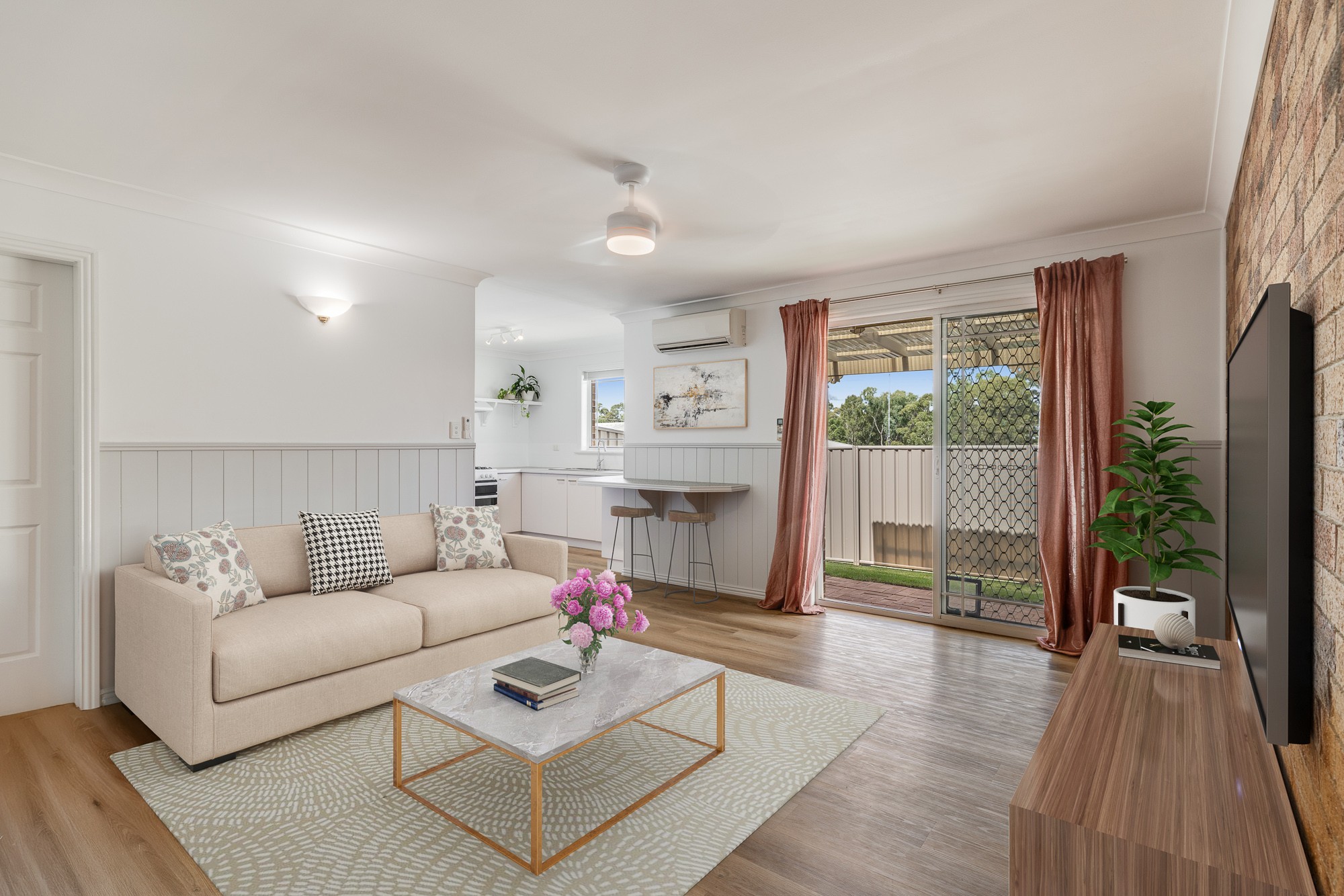 2/43 Horrocks Crescent, Kearneys Spring, QLD 4350