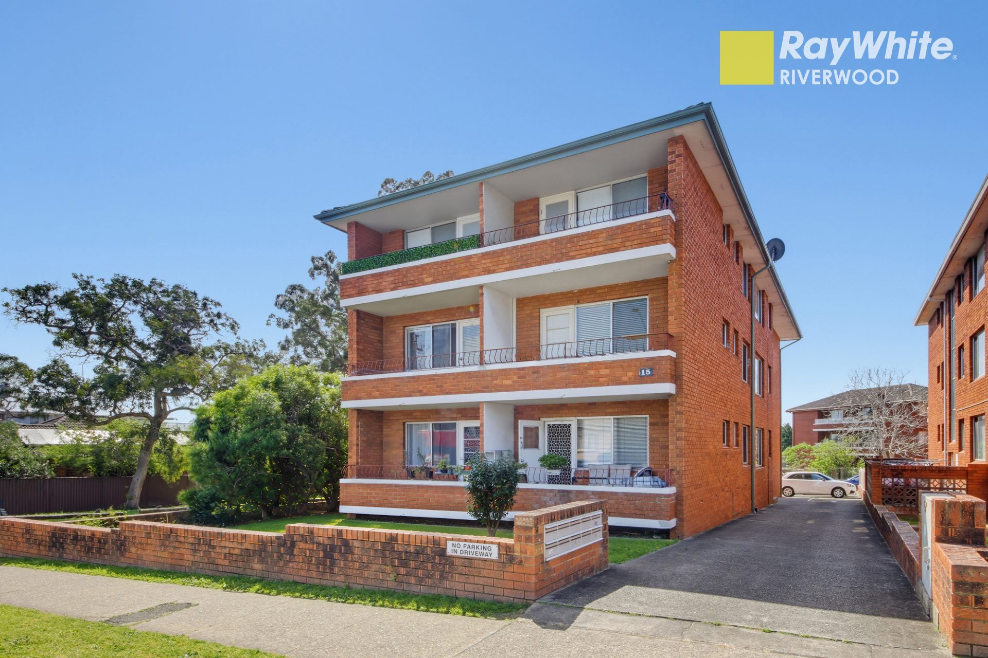 1/15 Thurlow Street — photo from Ray White Riverwood