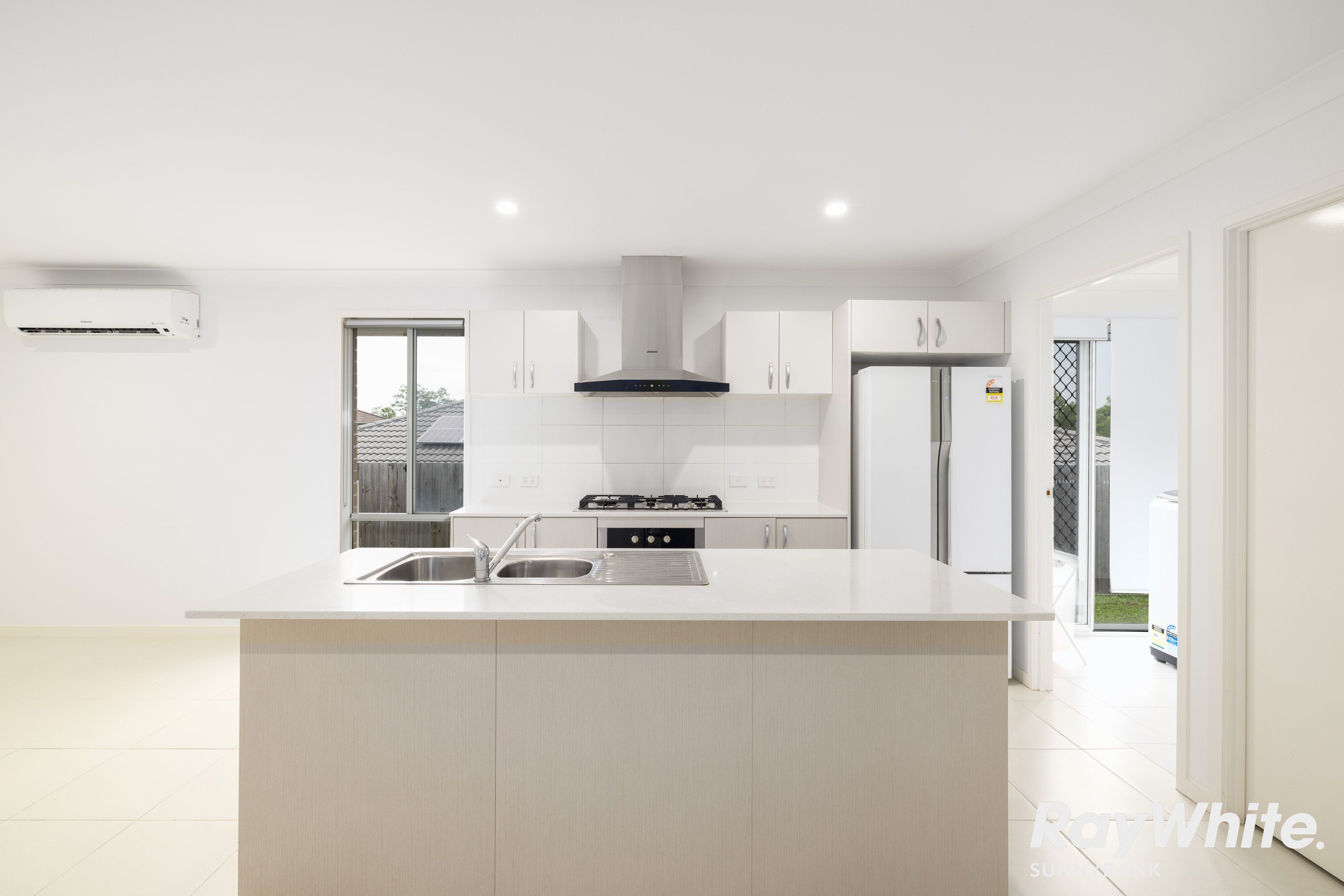 4 EMPIRE Place, Berrinba, QLD 4117