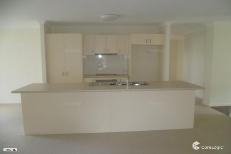 17 Linfield Street, Hillcrest, QLD 4118