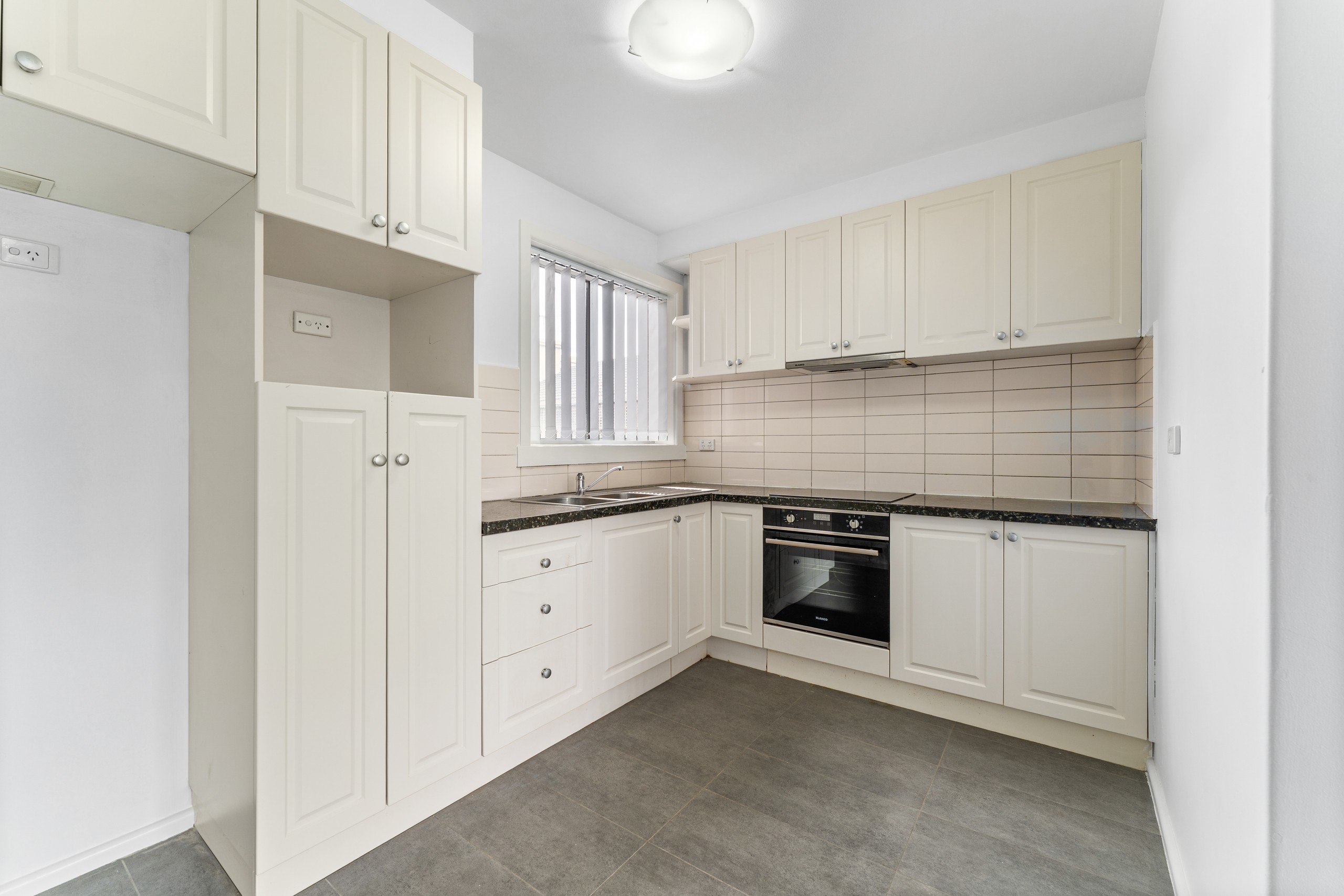 1/196 Queen Street, Altona, VIC 3018