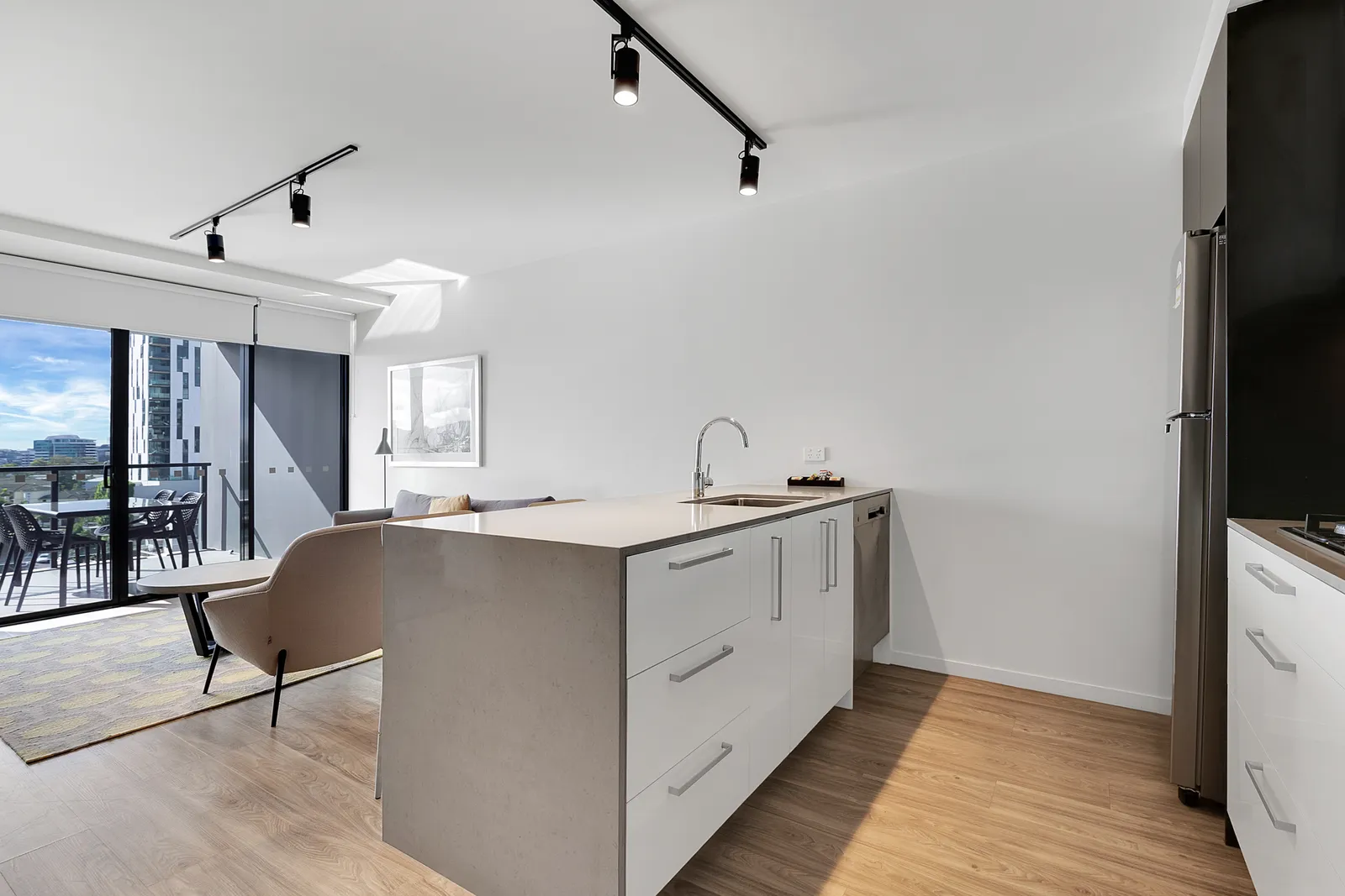 2083/9 Edmondstone Street, South Brisbane