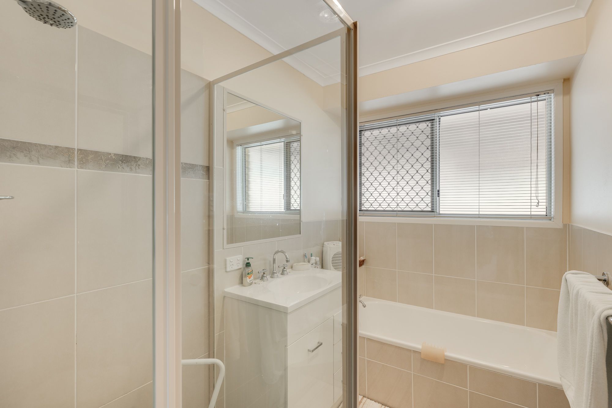19 Queen Street — photo 10 of 12