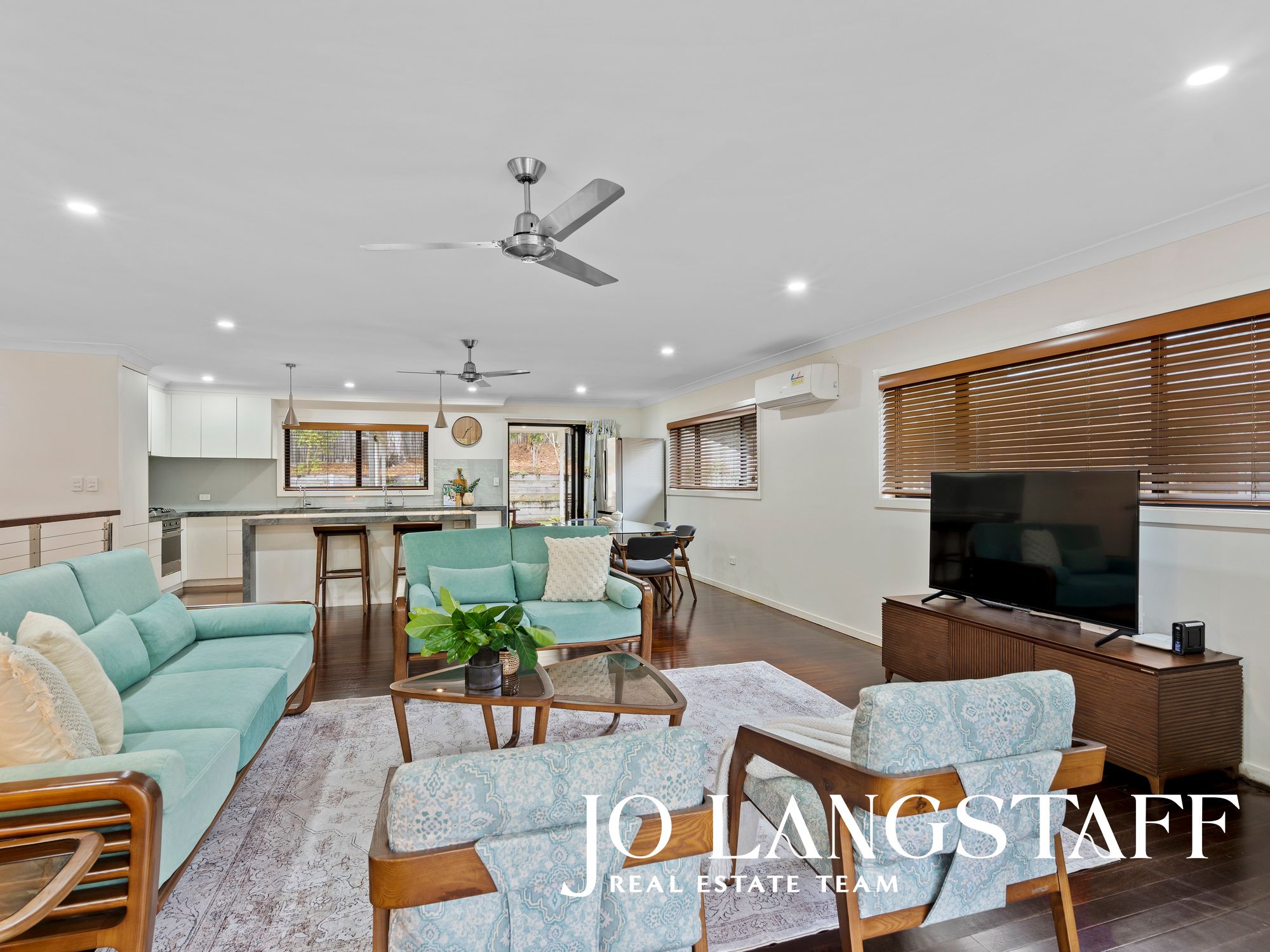 29 Fallbrook Street — photo 4 of 28