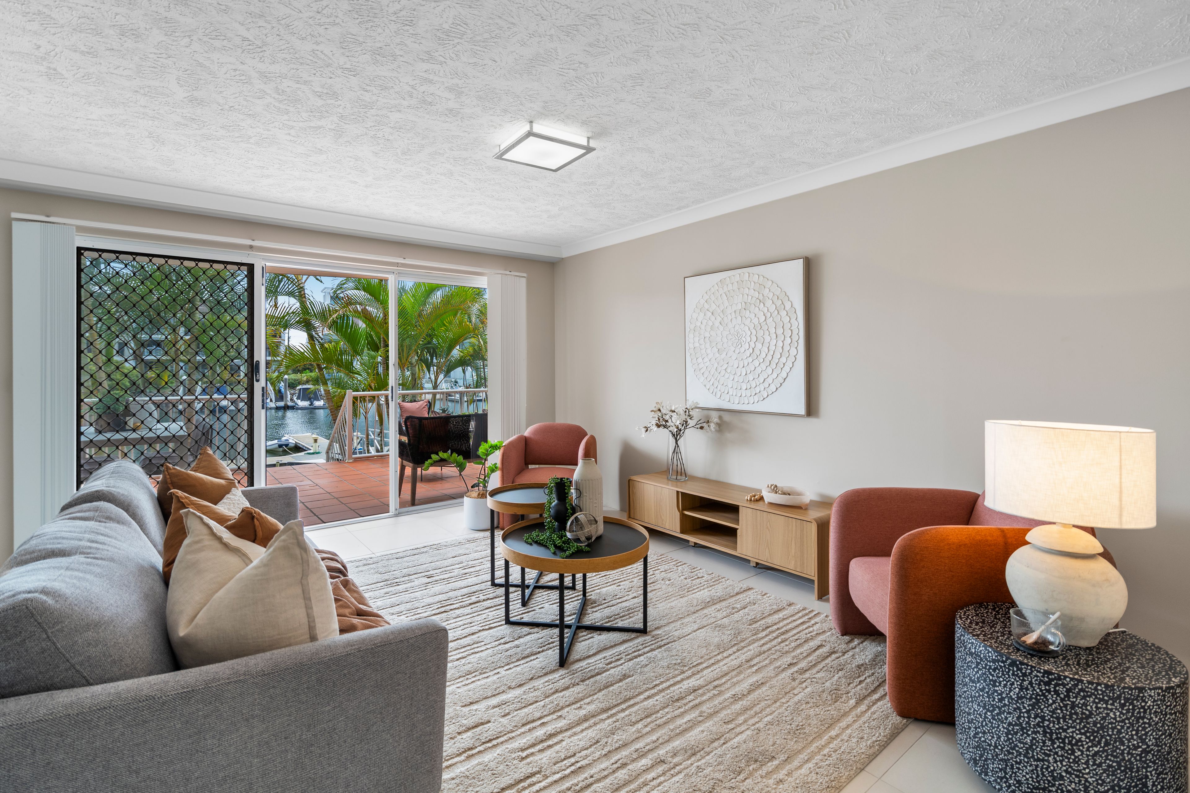 2/20 Canal Avenue, Runaway Bay, QLD 4216