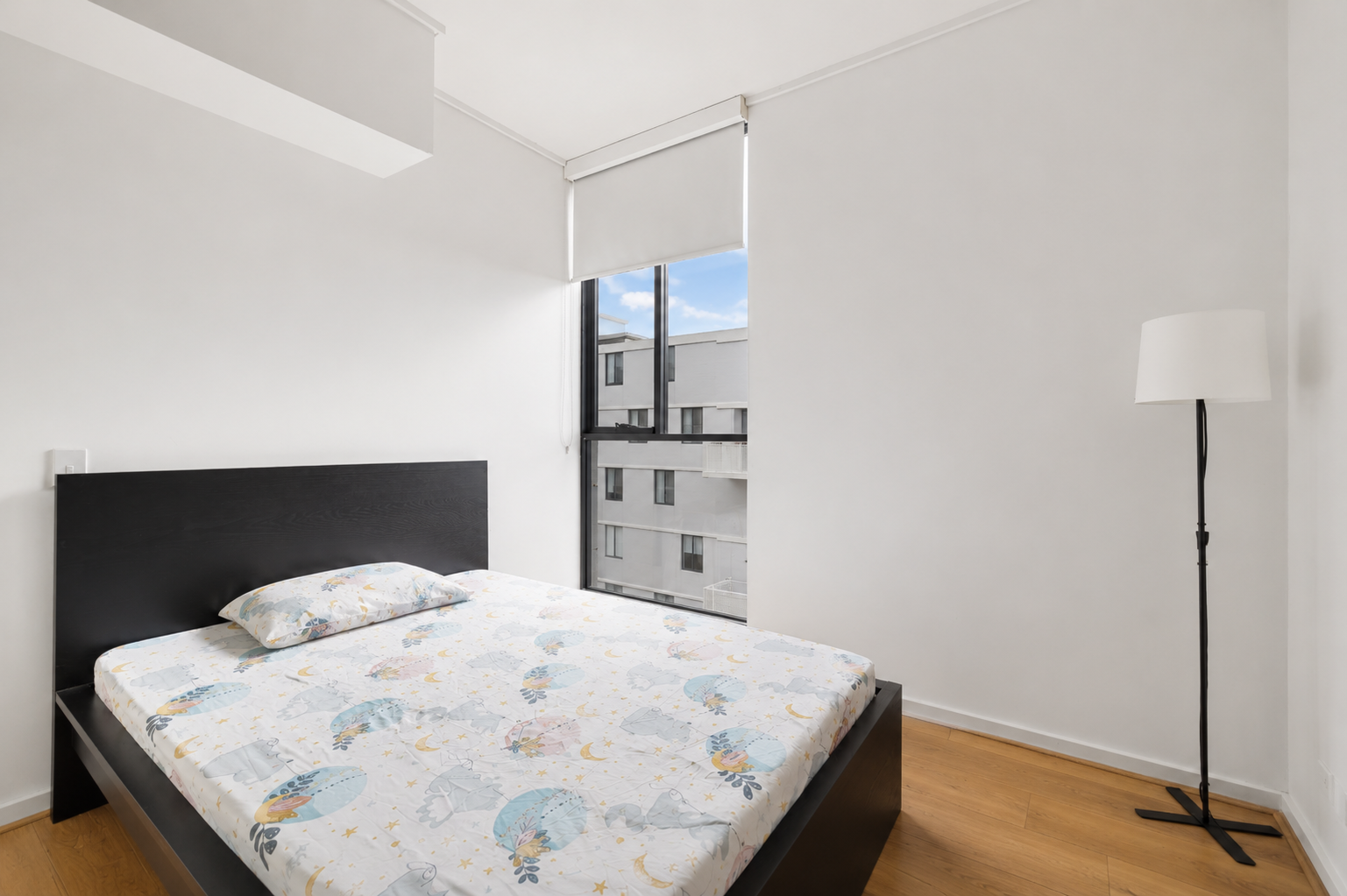 526/1 Vermont Crescent — photo 9 of 17