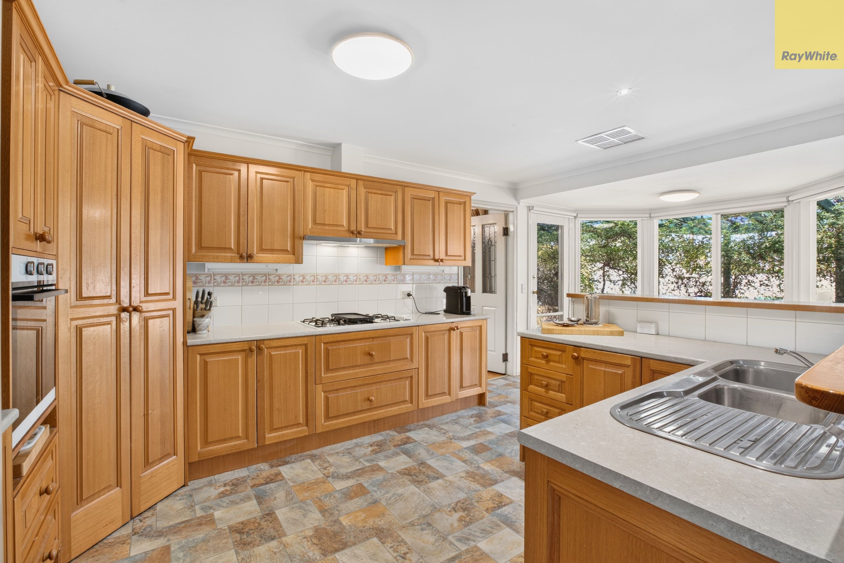 17 Manning Boulevard — photo 5 of 19