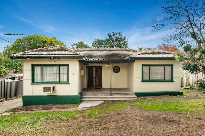 17 Selman Avenue, Ferntree Gully VIC 3156