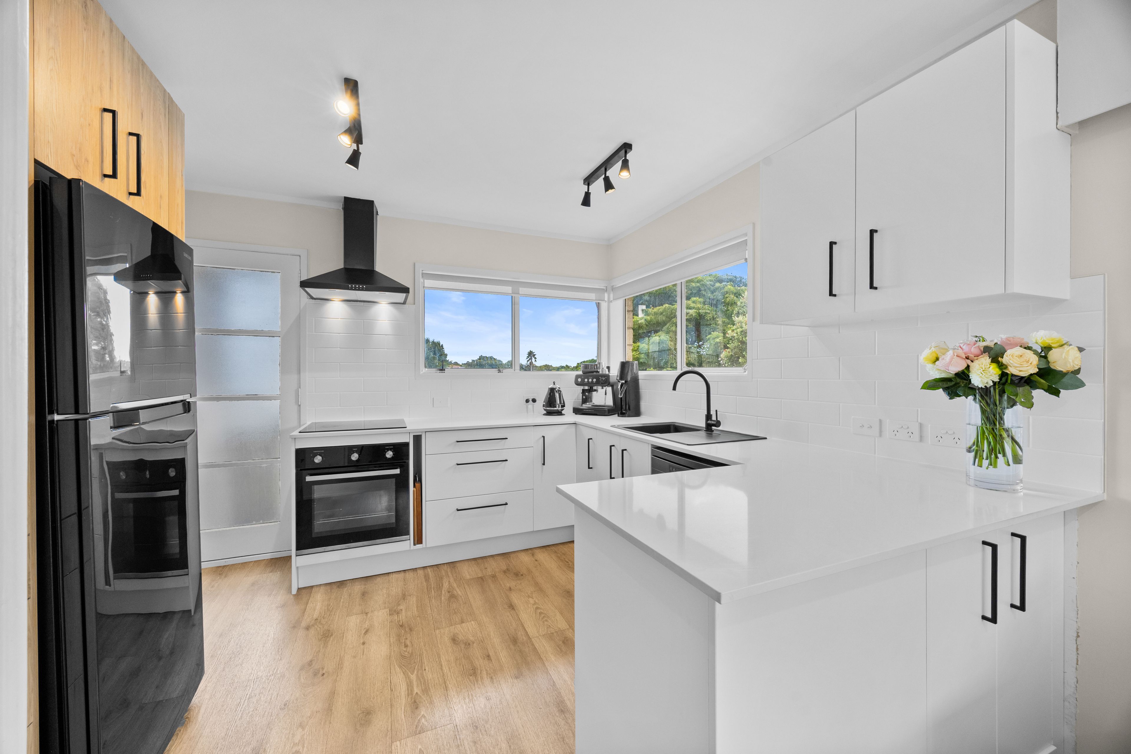 1/4 Imogene Way, Half Moon Bay, Manukau City