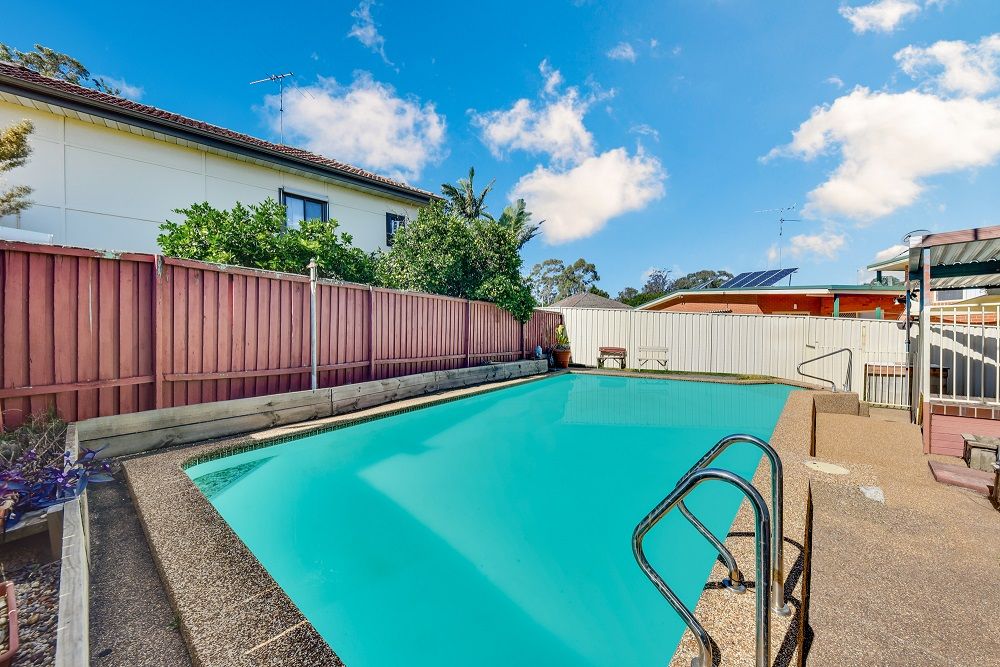 69 Hoddle Avenue, Bradbury, NSW 2560