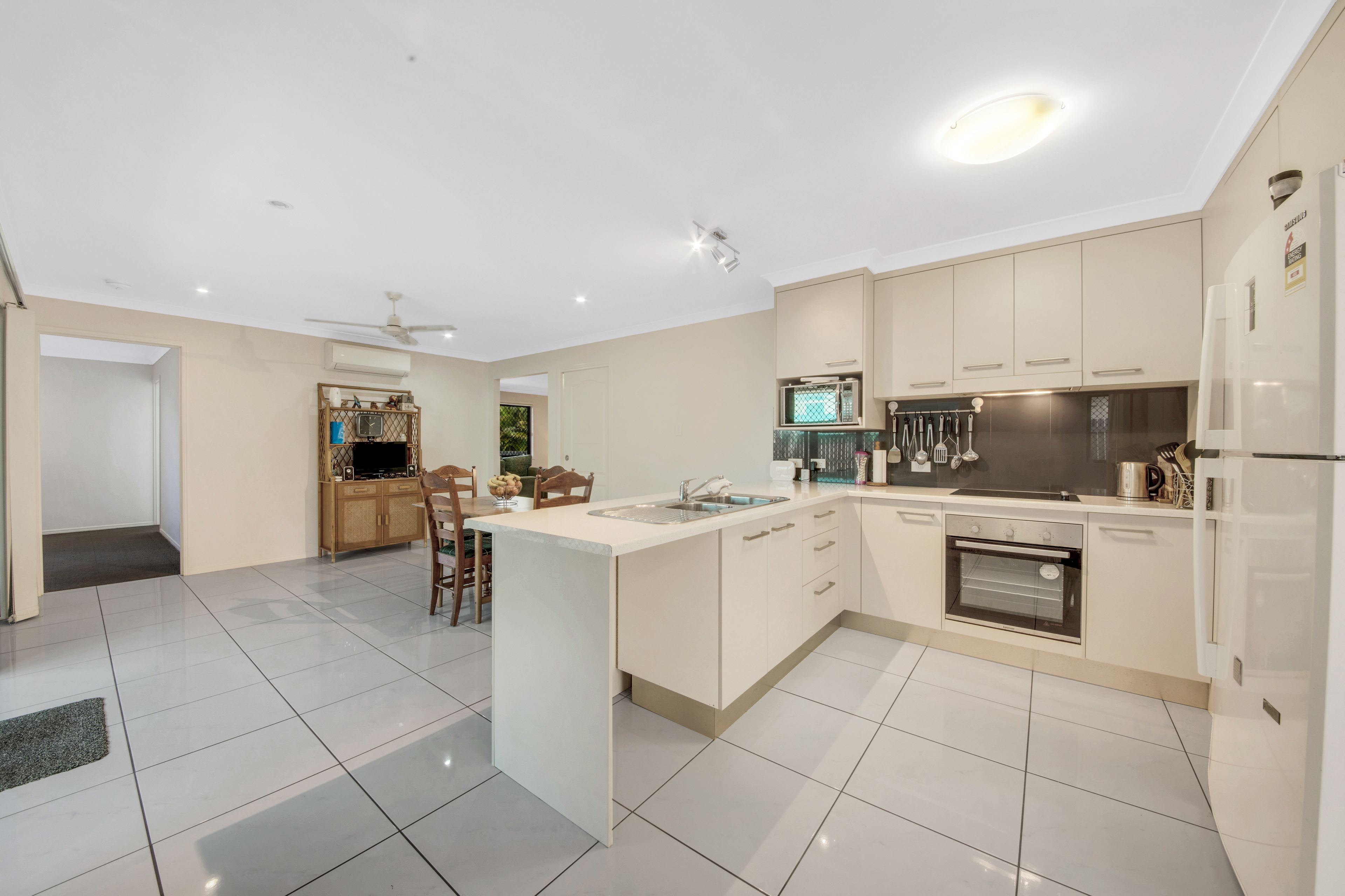6 Gumnut Place, Kirkwood, QLD 4680