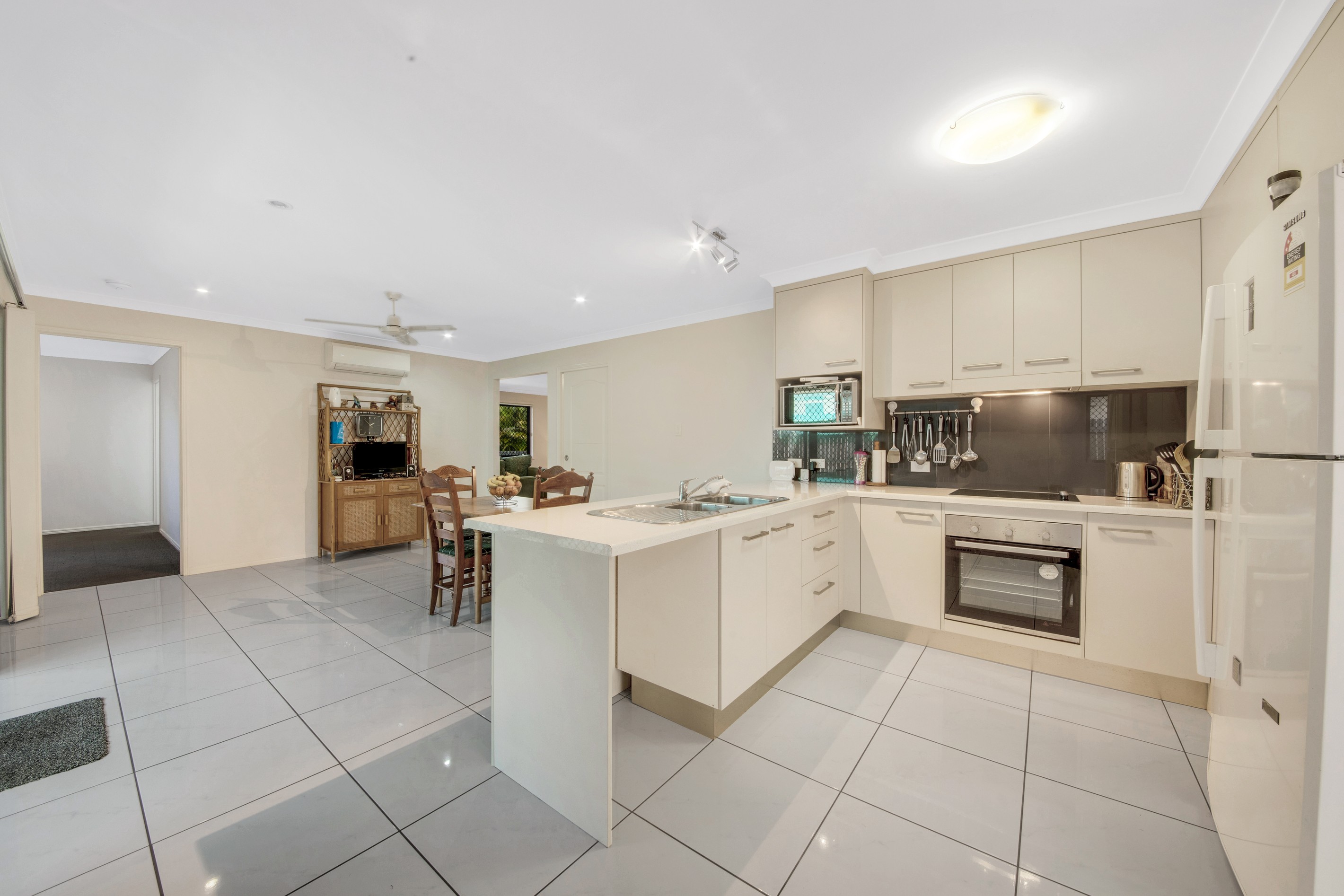6 Gumnut Place, Kirkwood, QLD 4680