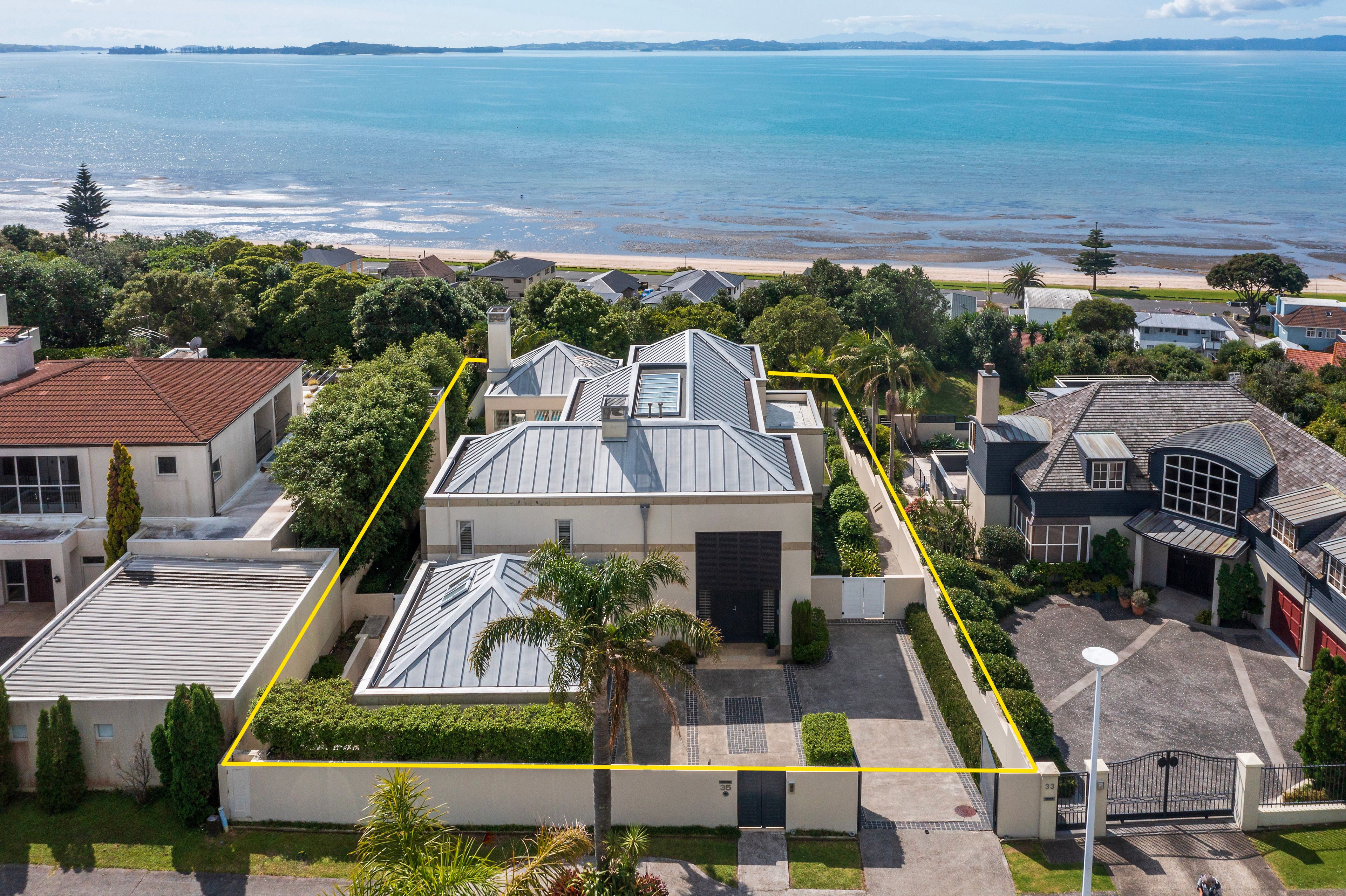 35 Quedley Court, Eastern Beach, Manukau City