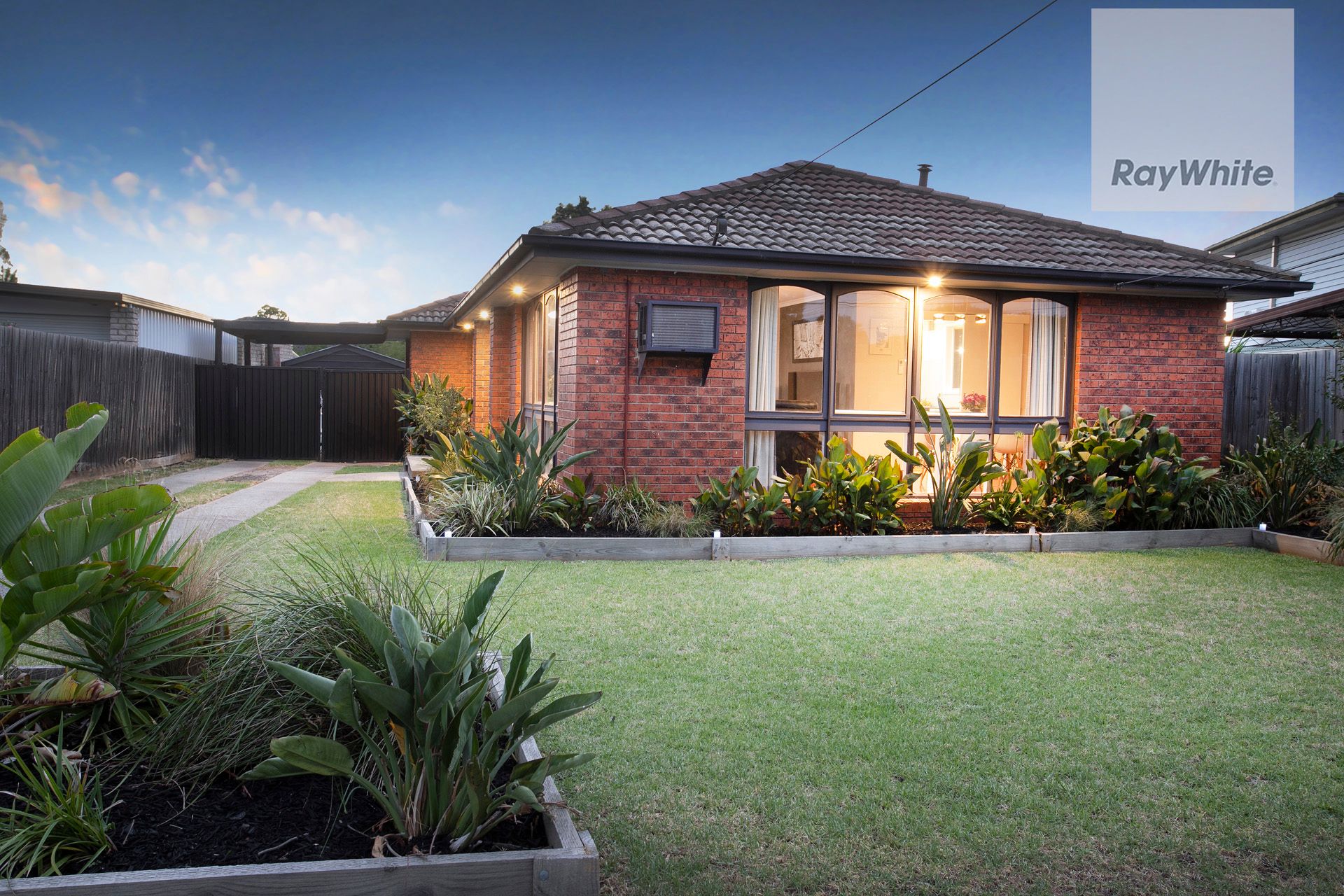 4 Neath Close, Gladstone Park, VIC 3043