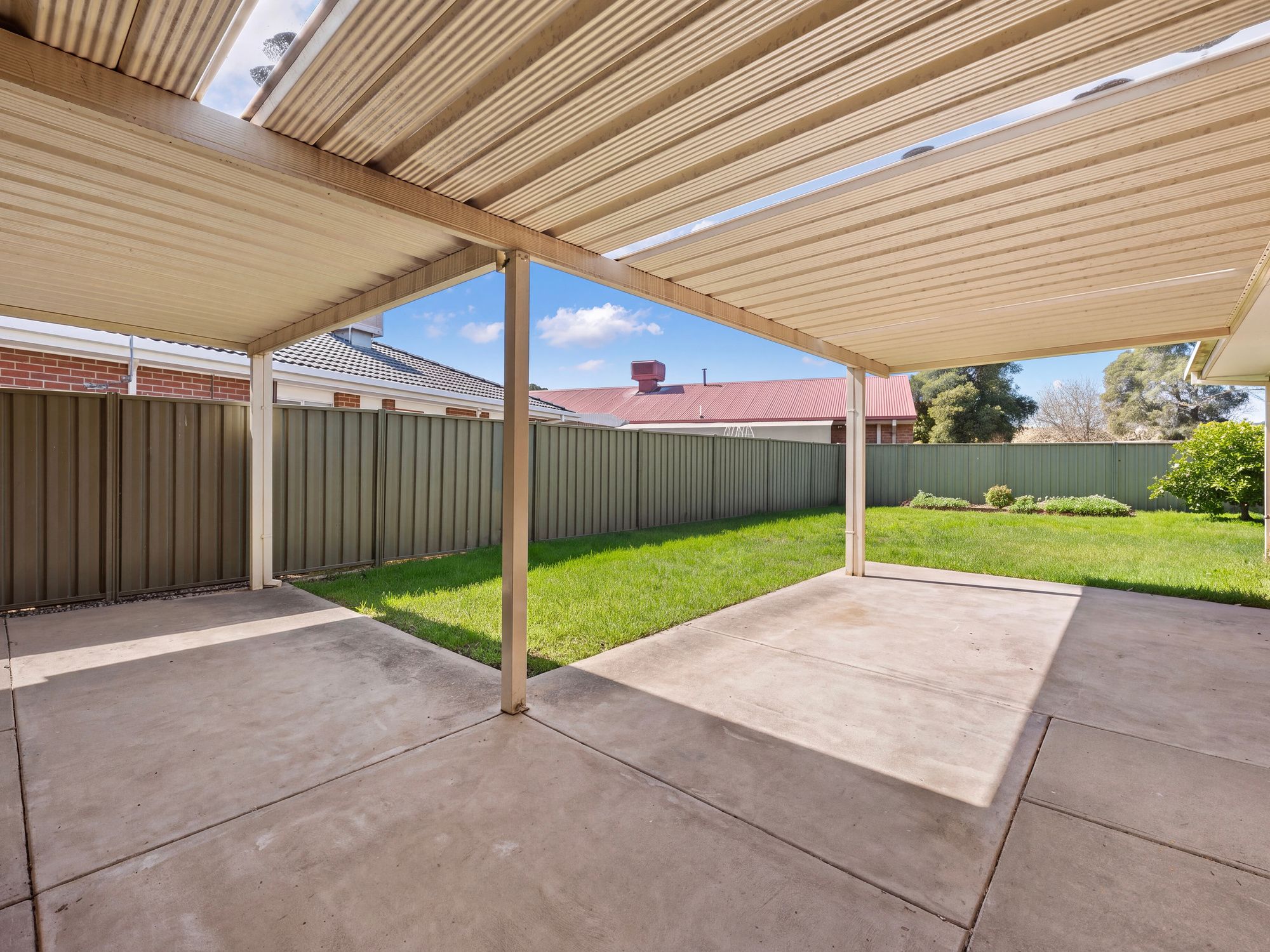 4 Exton Crescent — photo 14 of 15