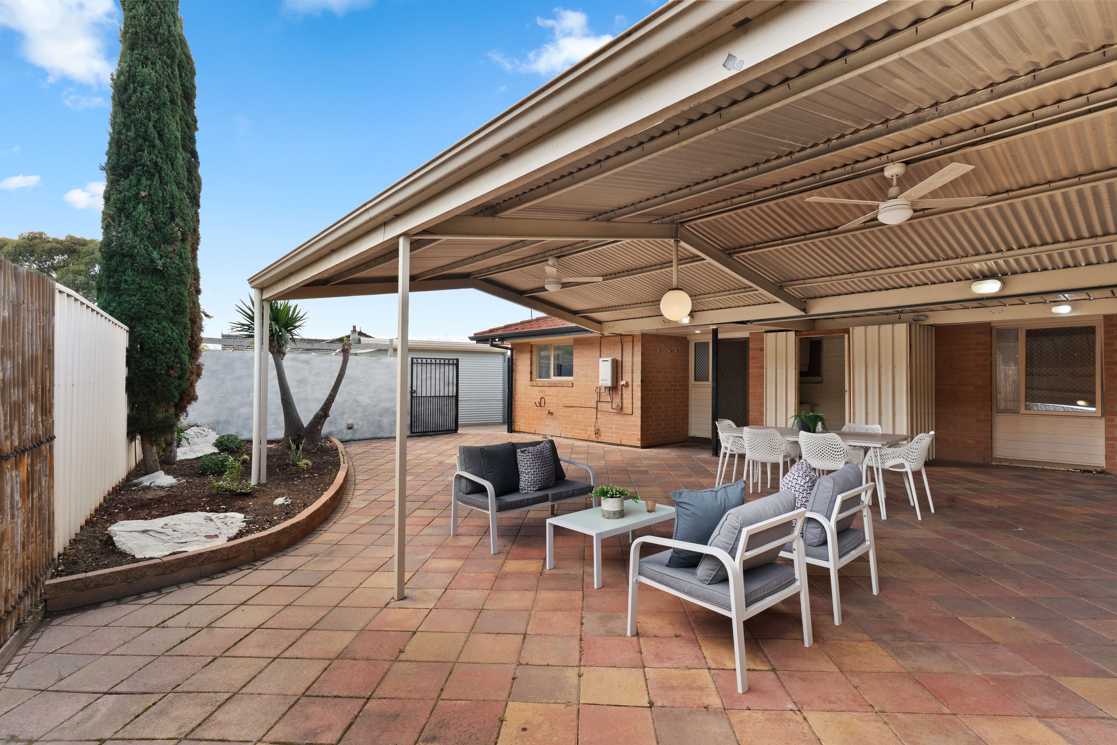 27 Torrens Crescent — photo 12 of 16