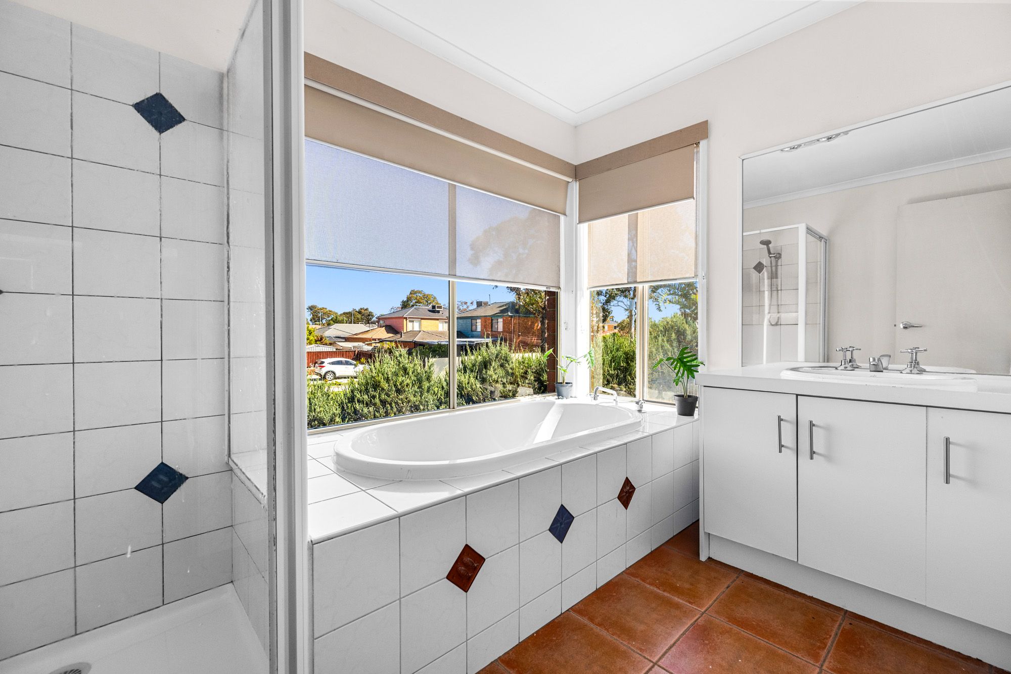 1 Trentham Close — photo 12 of 25