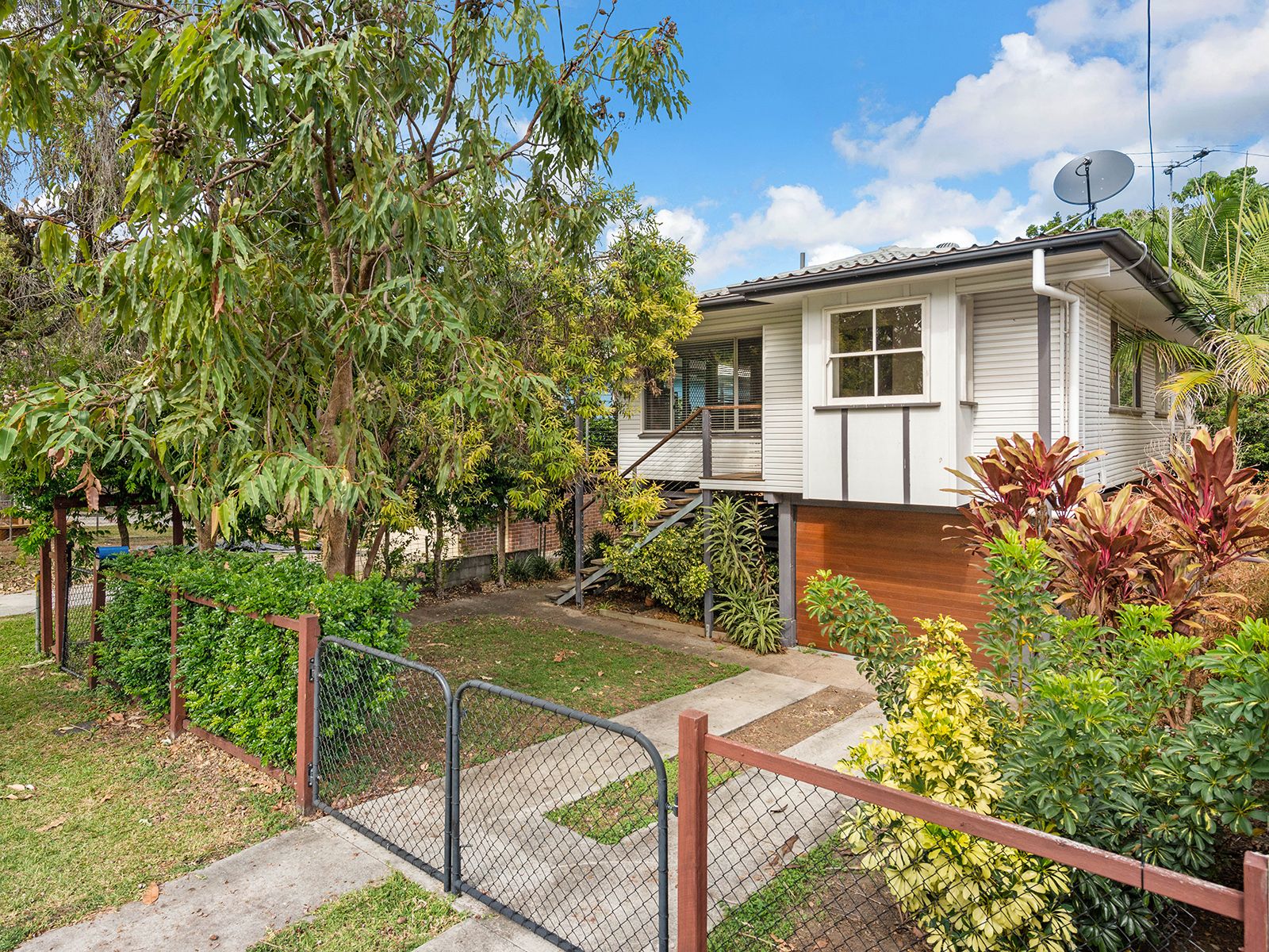 183 Graceville Avenue, Graceville, QLD 4075