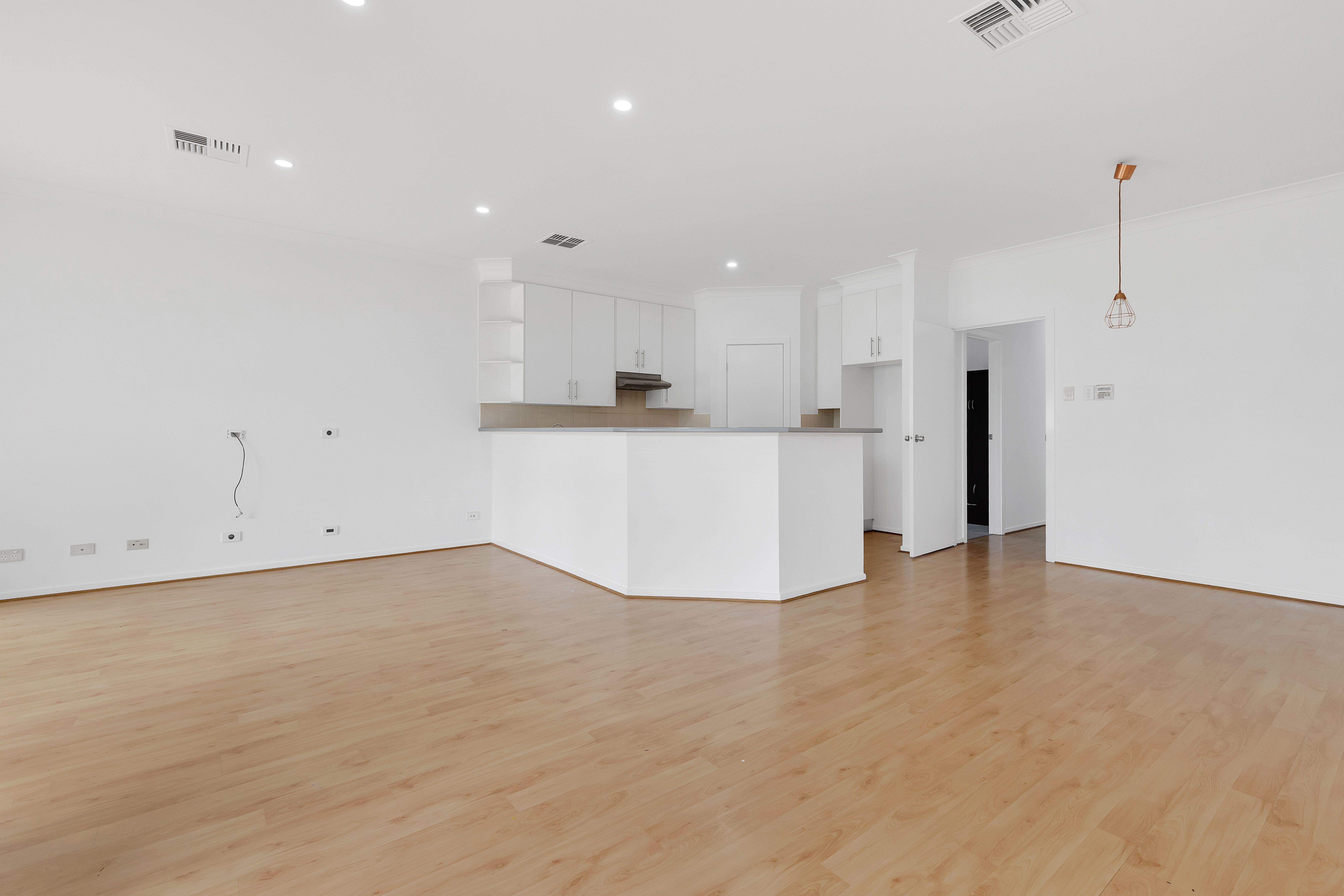 12A Moreshead Street — photo 5 of 17