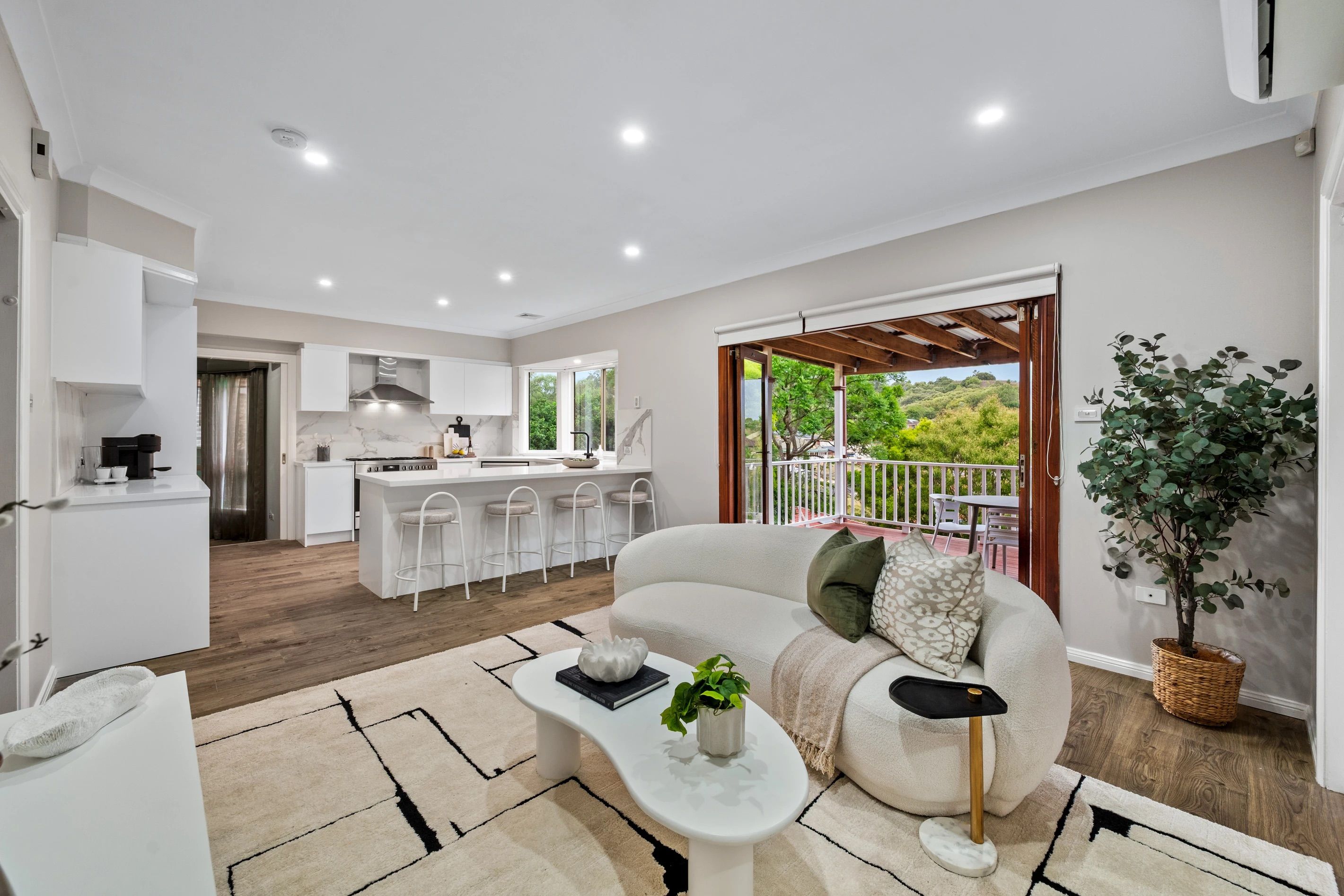 14 Nepean Towers Avenue, Glen Alpine, NSW 2560