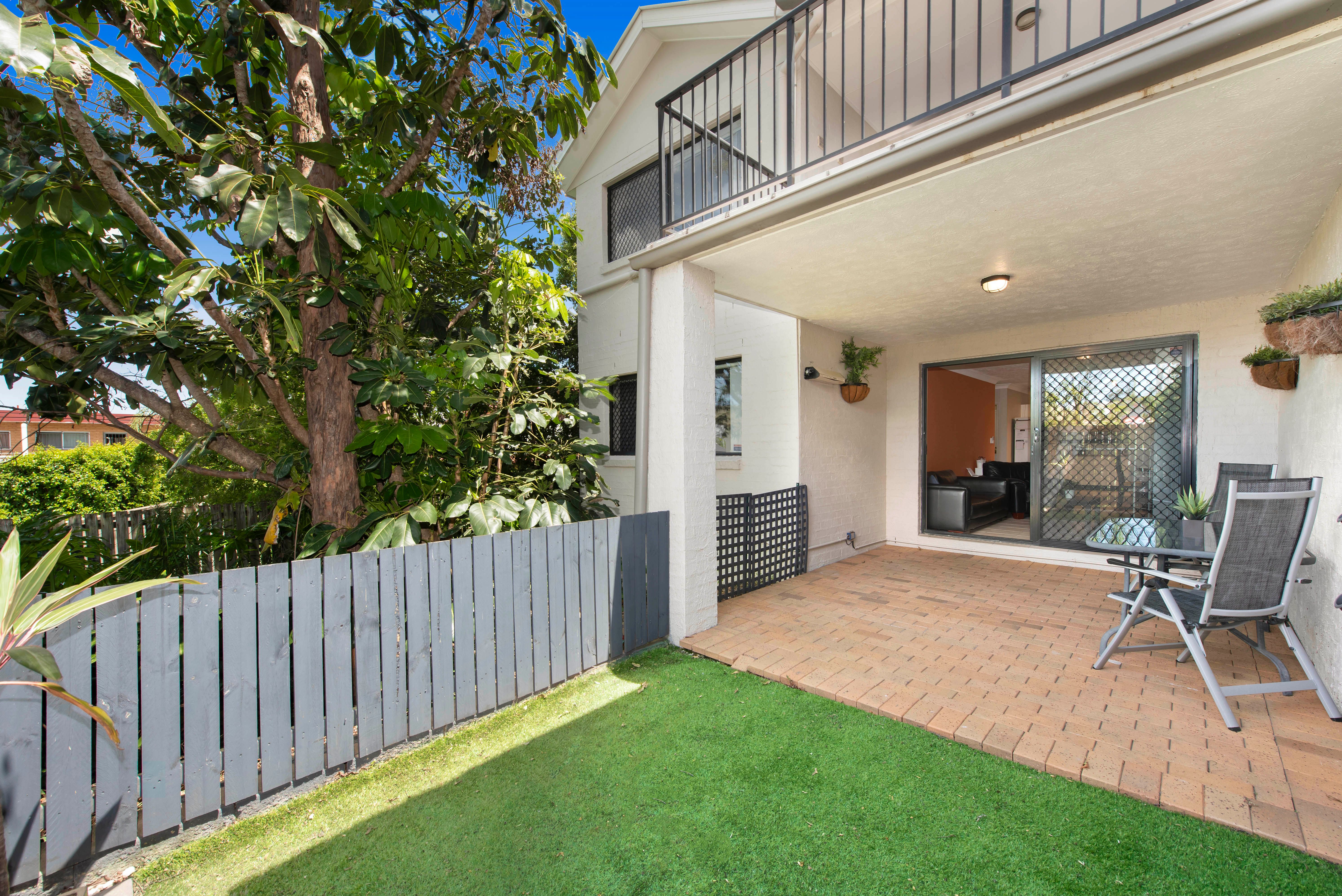 8 Palmer Street, Greenslopes QLD 4120
