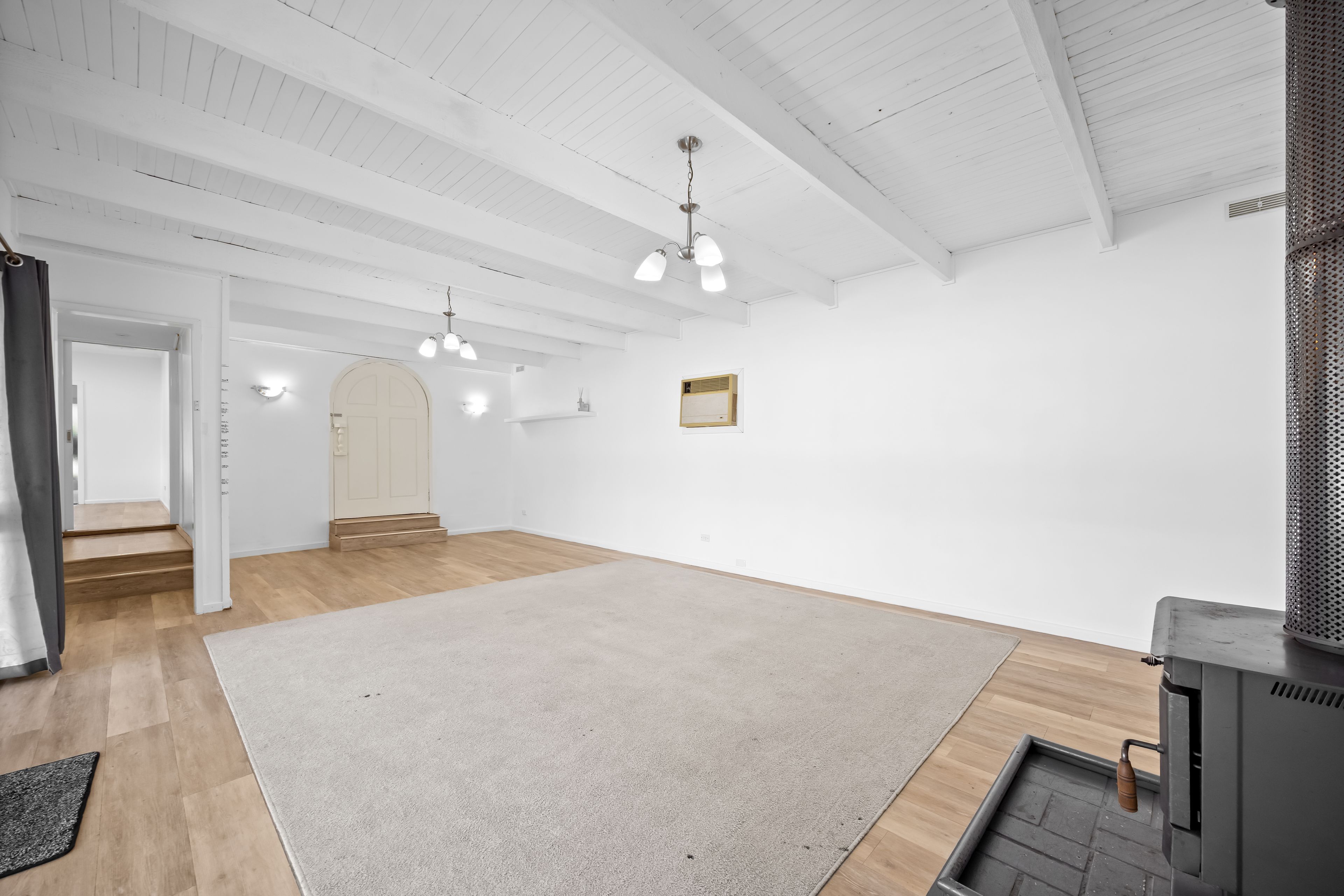 18 Acacia Avenue — photo 7 of 23