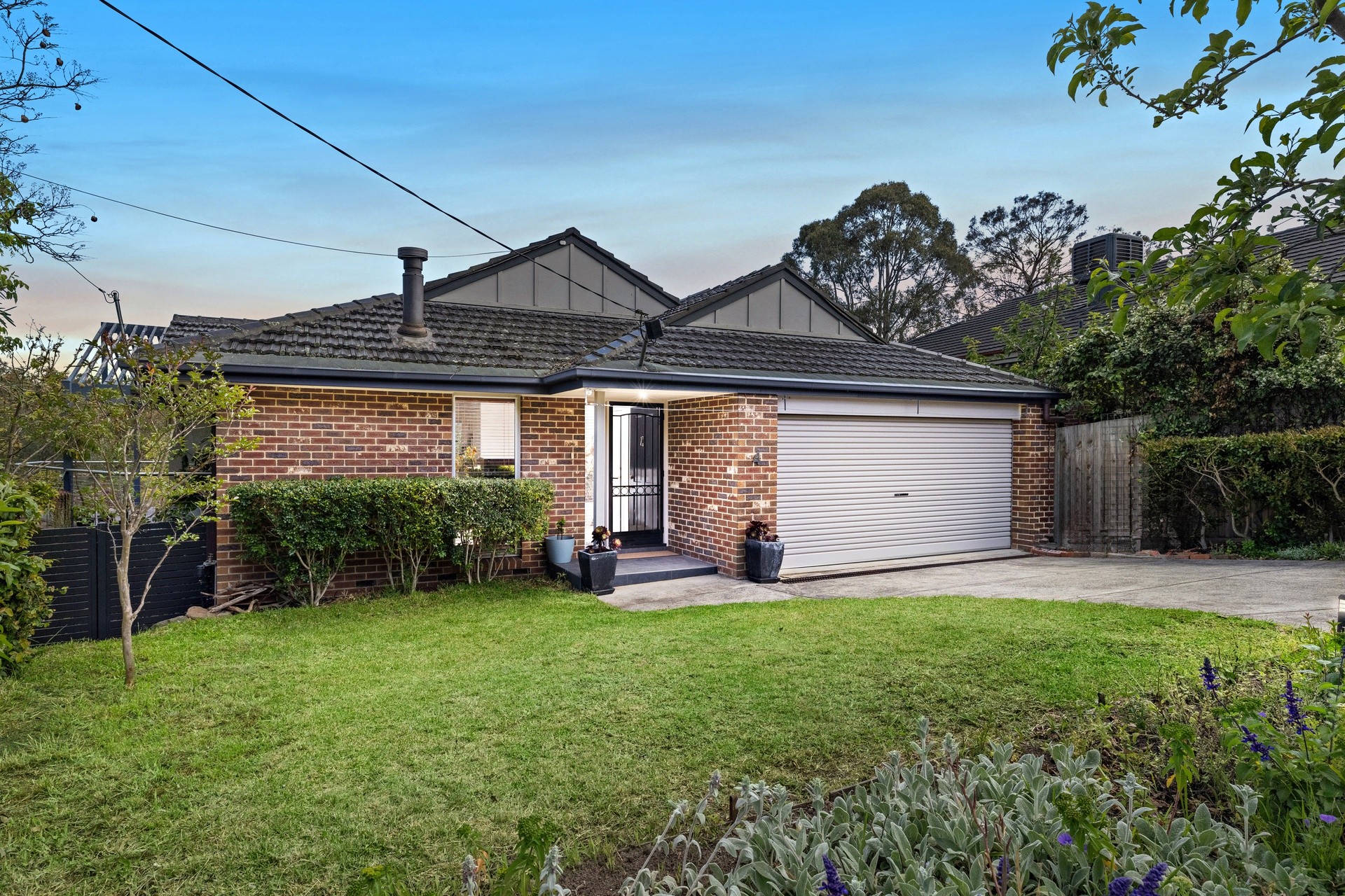 4 Palm Court, Mount Waverley, VIC 3149