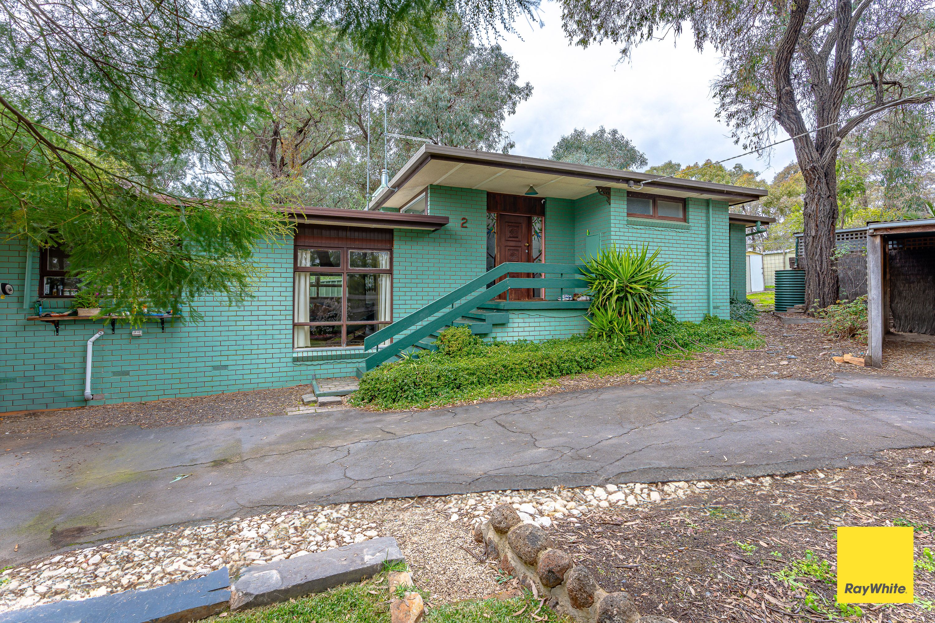 2 Boyd Street, Quarry Hill VIC 3550