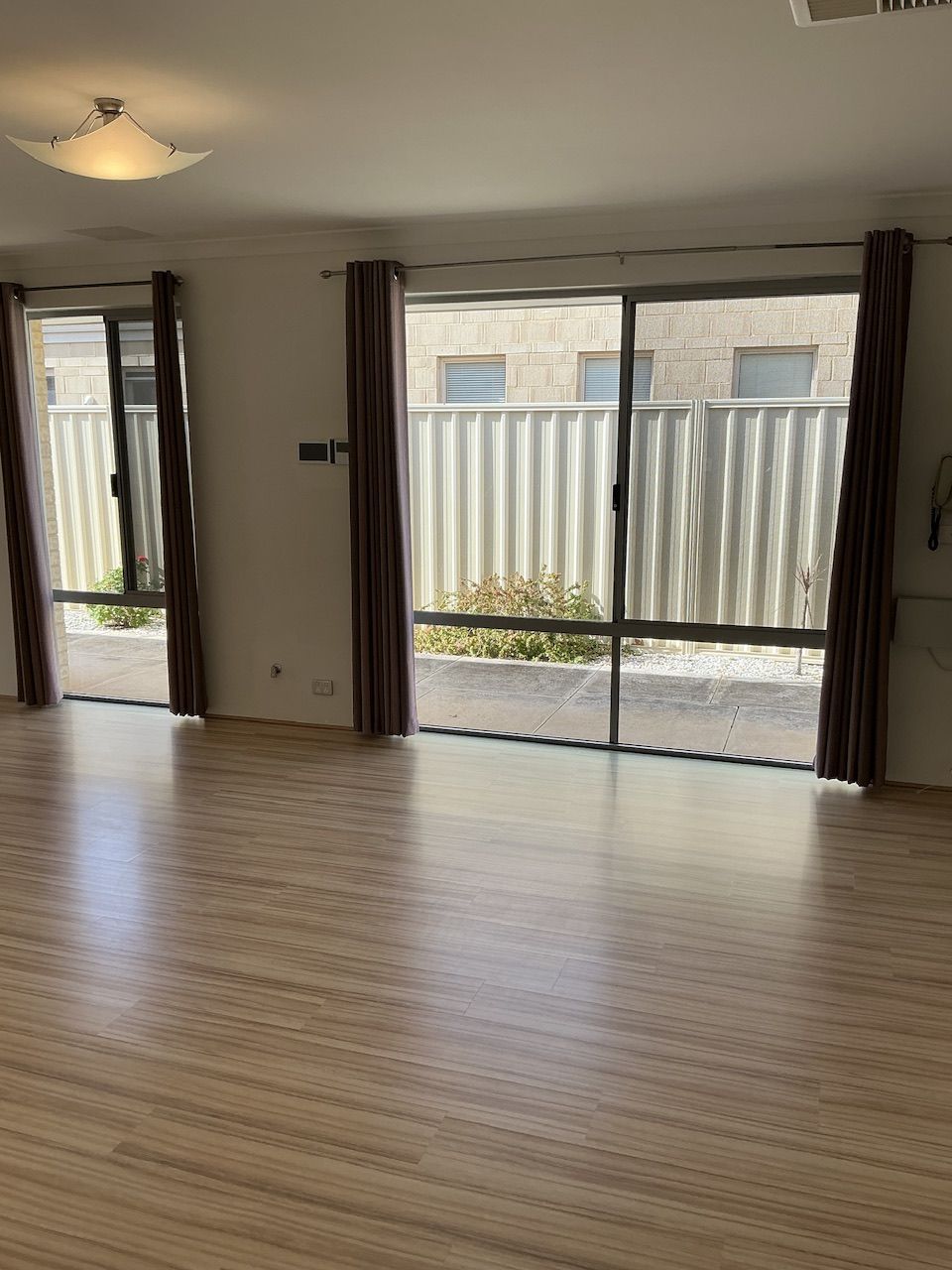 FANTASTIC INVESTMENT OPPRTUNITY IN PERFECT LOCATION — photo 6 of 17