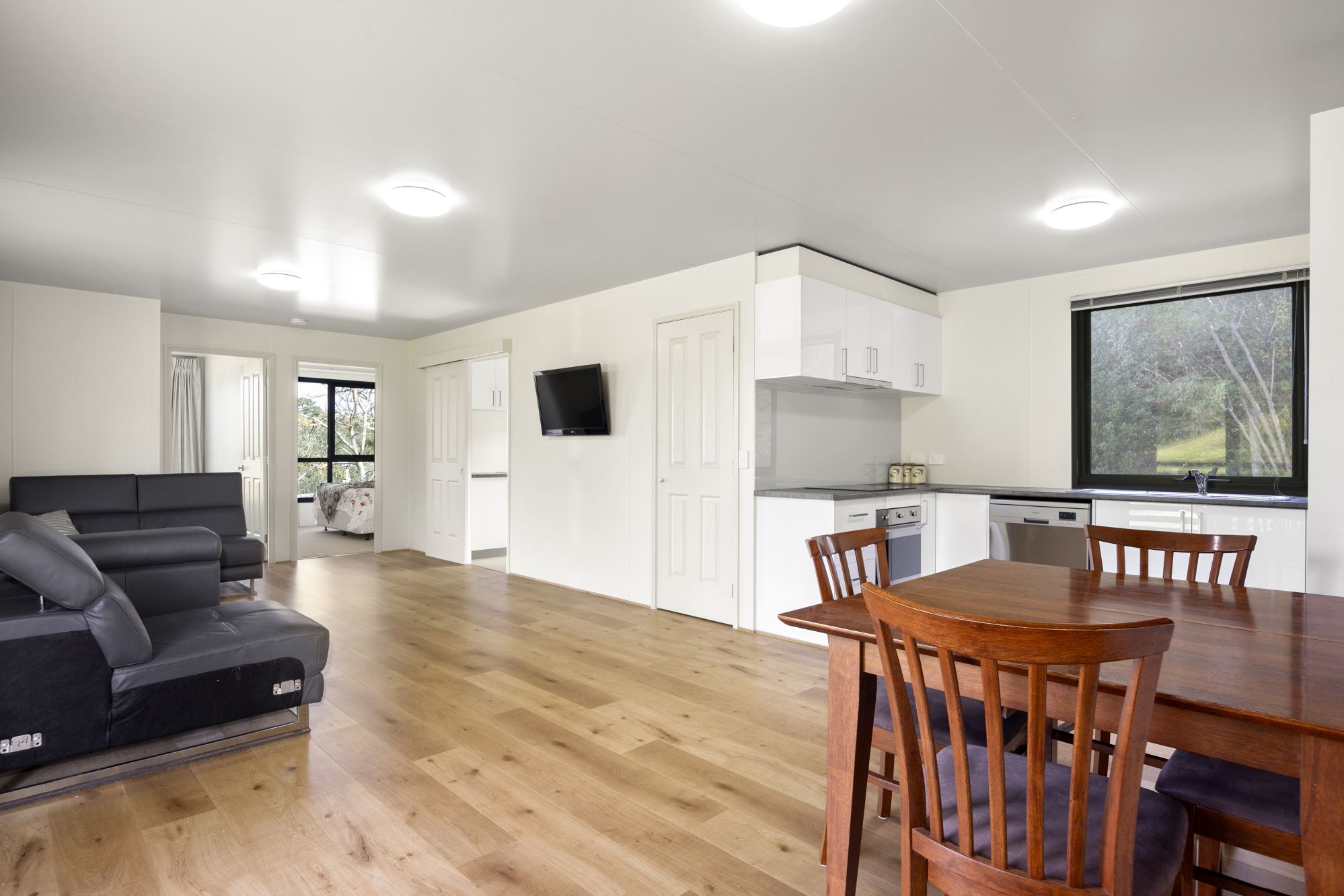 8 Kanimbla Court — photo 4 of 17