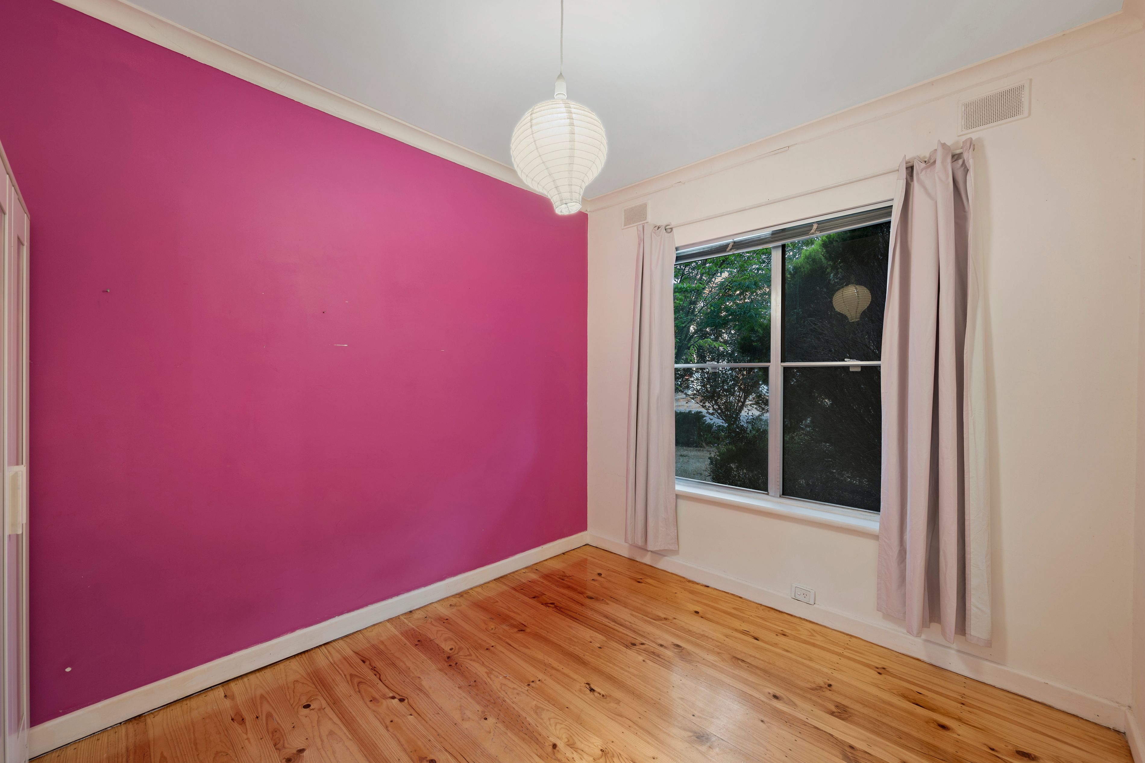 8 Hamish Grove — photo 20 of 27
