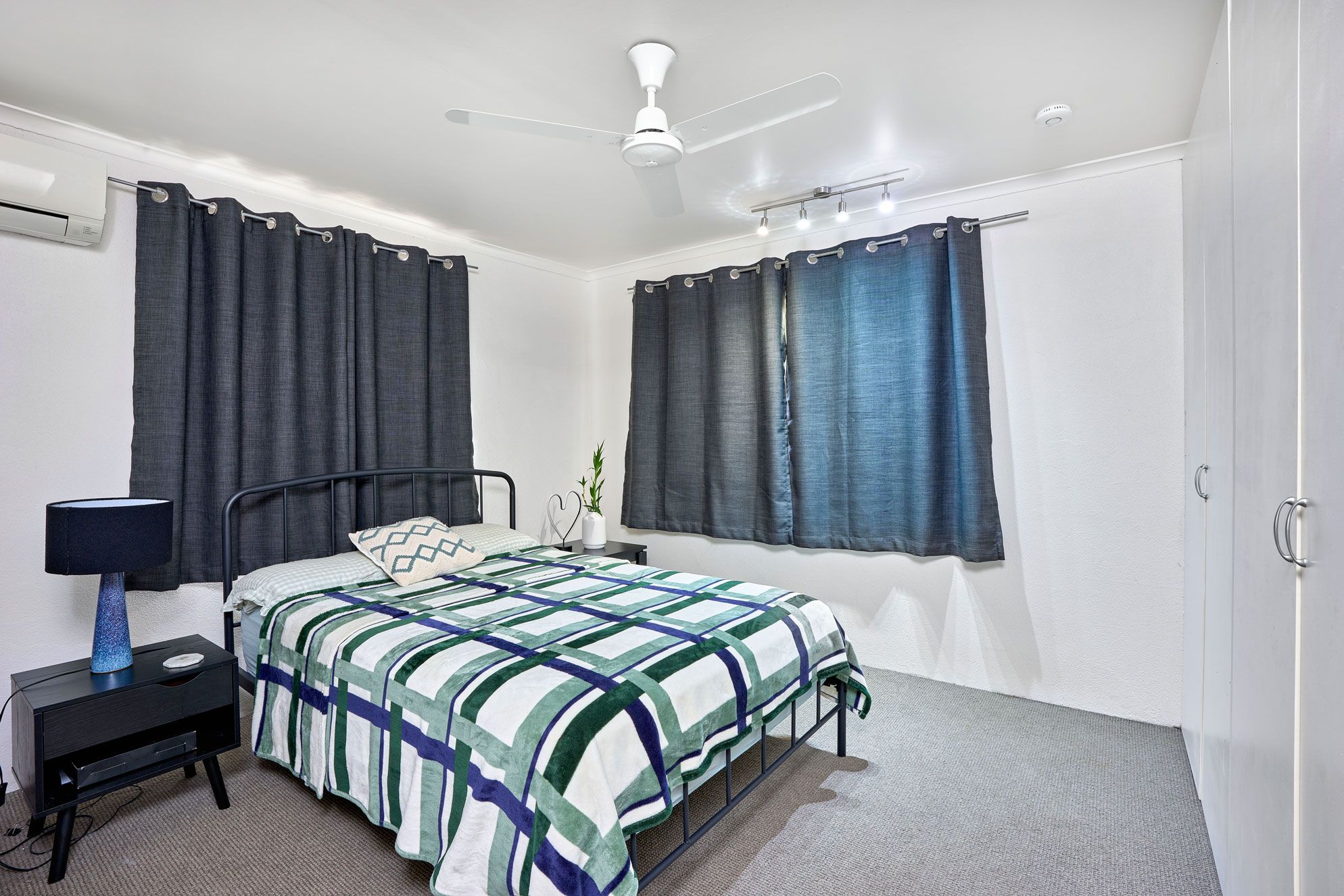 2/8 Boden Street — photo 6 of 12