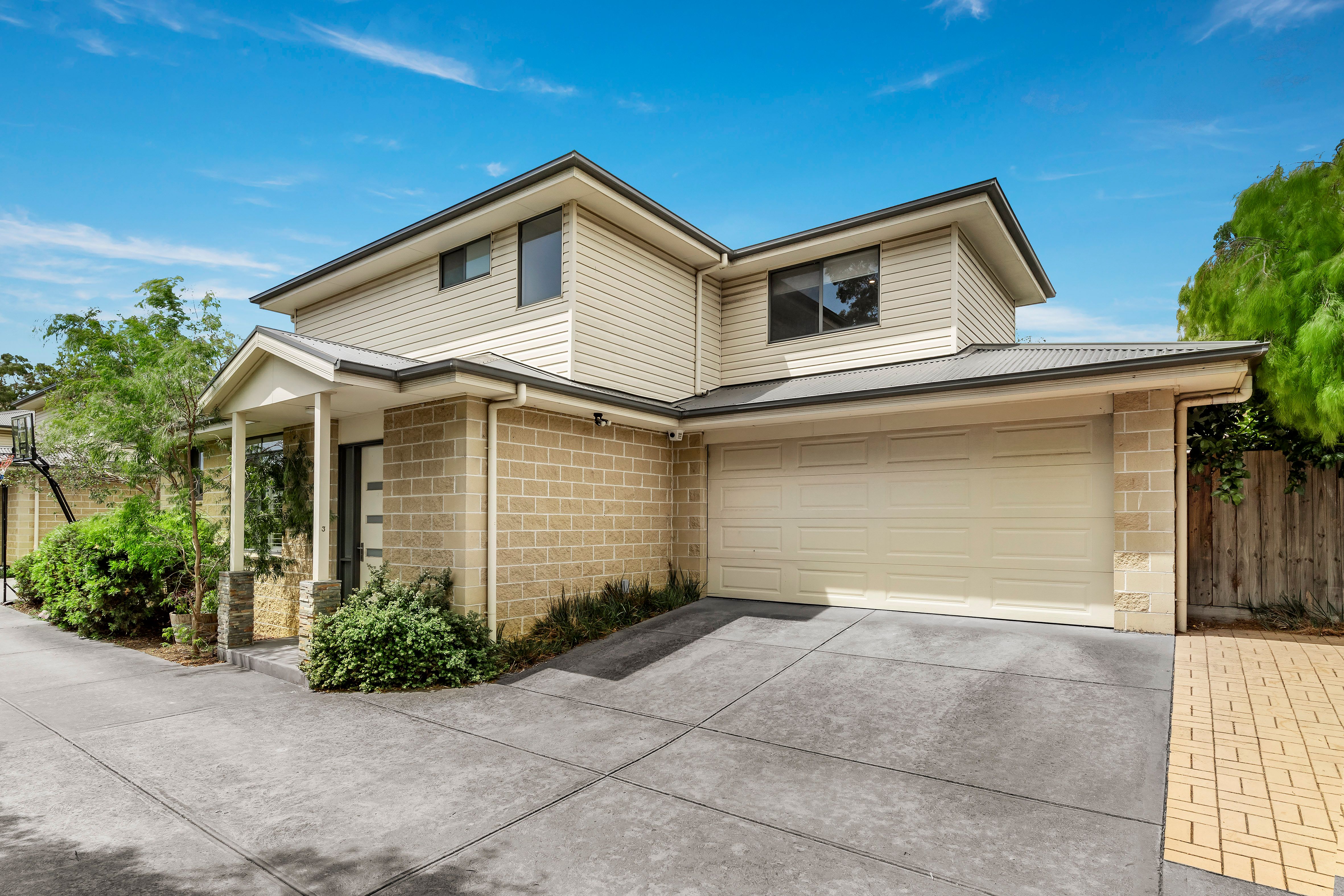 84 Strathallan Road, Macleod VIC 3085