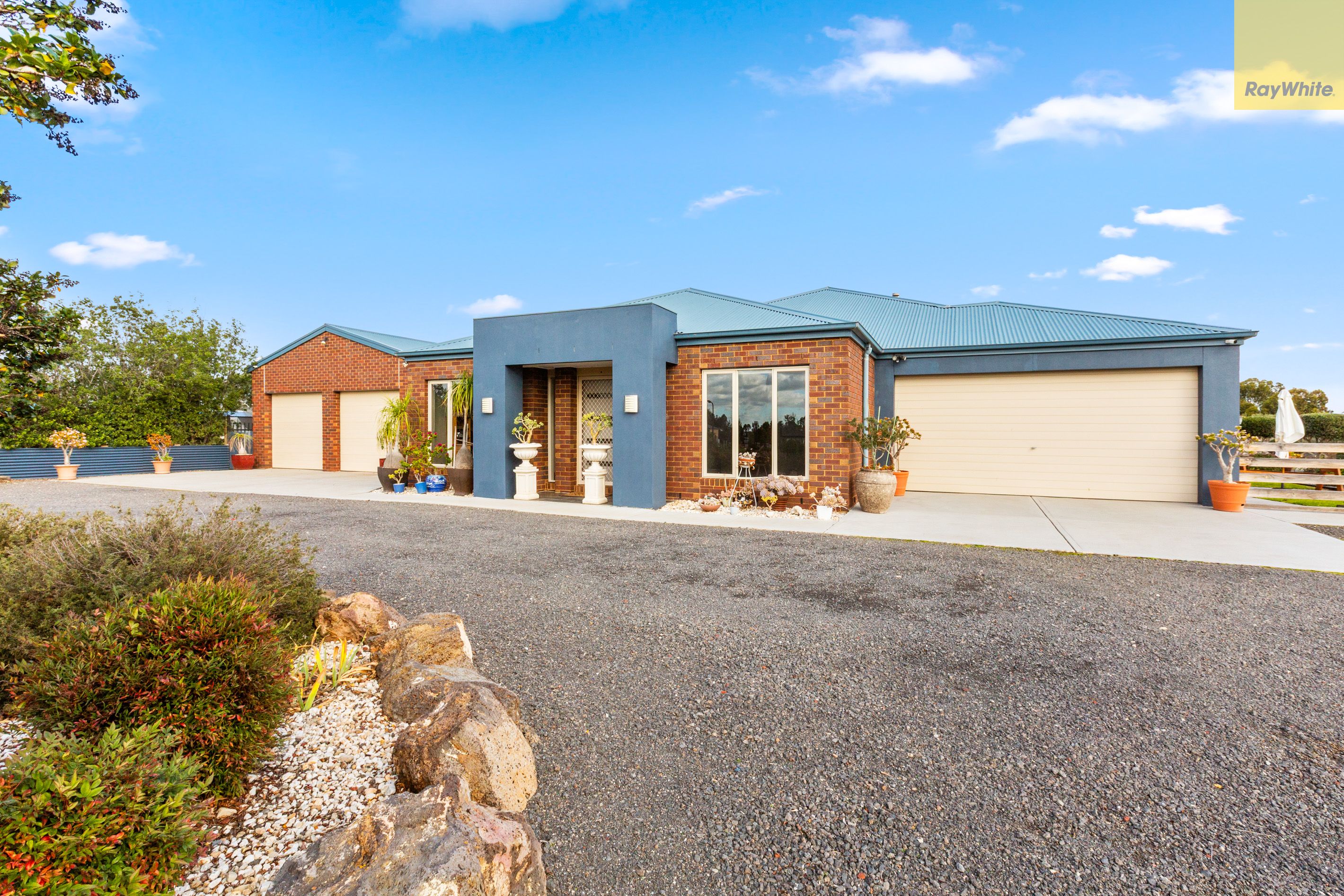 11 Eyrie Court, Hopetoun Park, VIC 3340