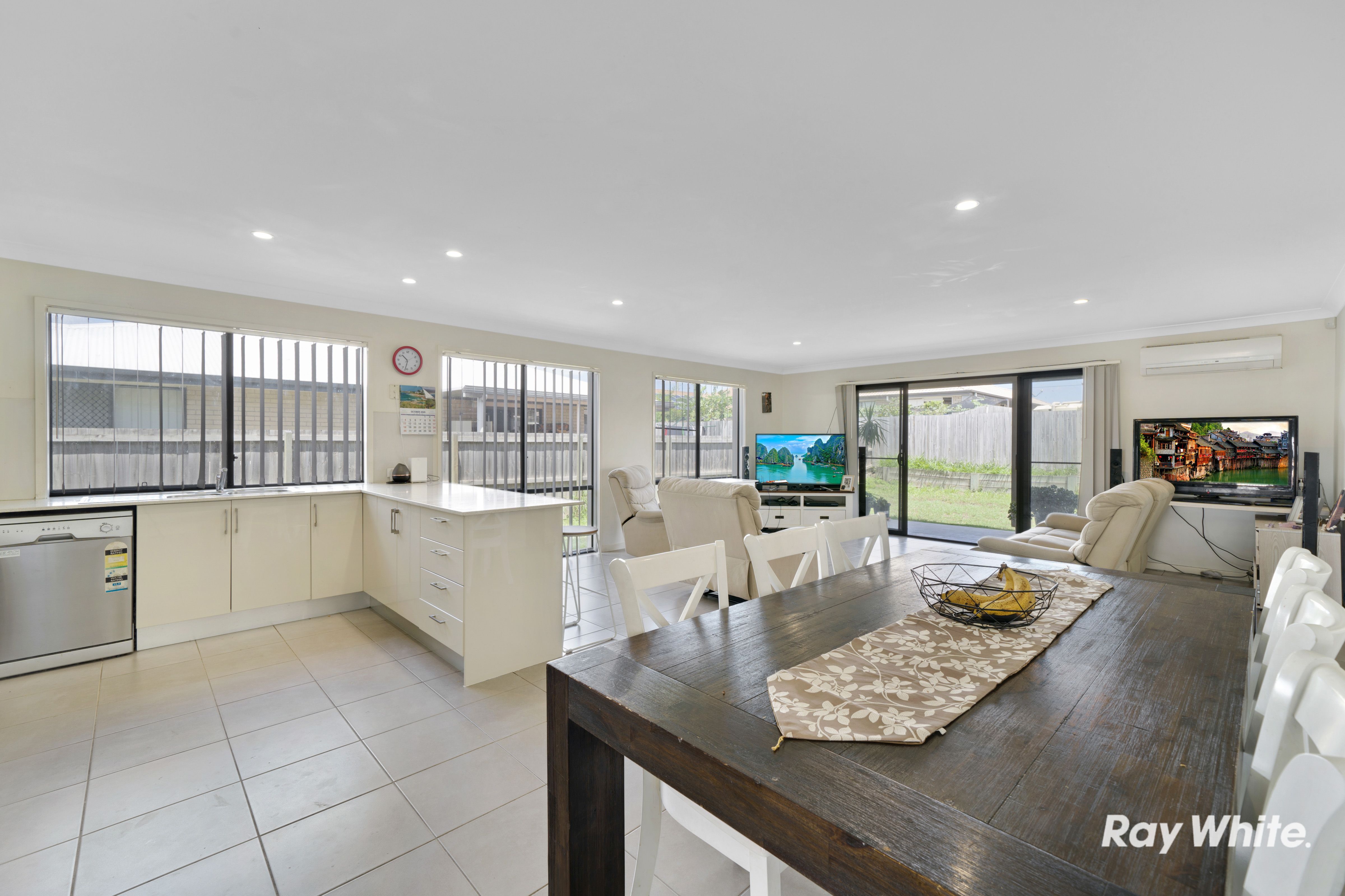 10 Voyager Street, Marsden, QLD 4132