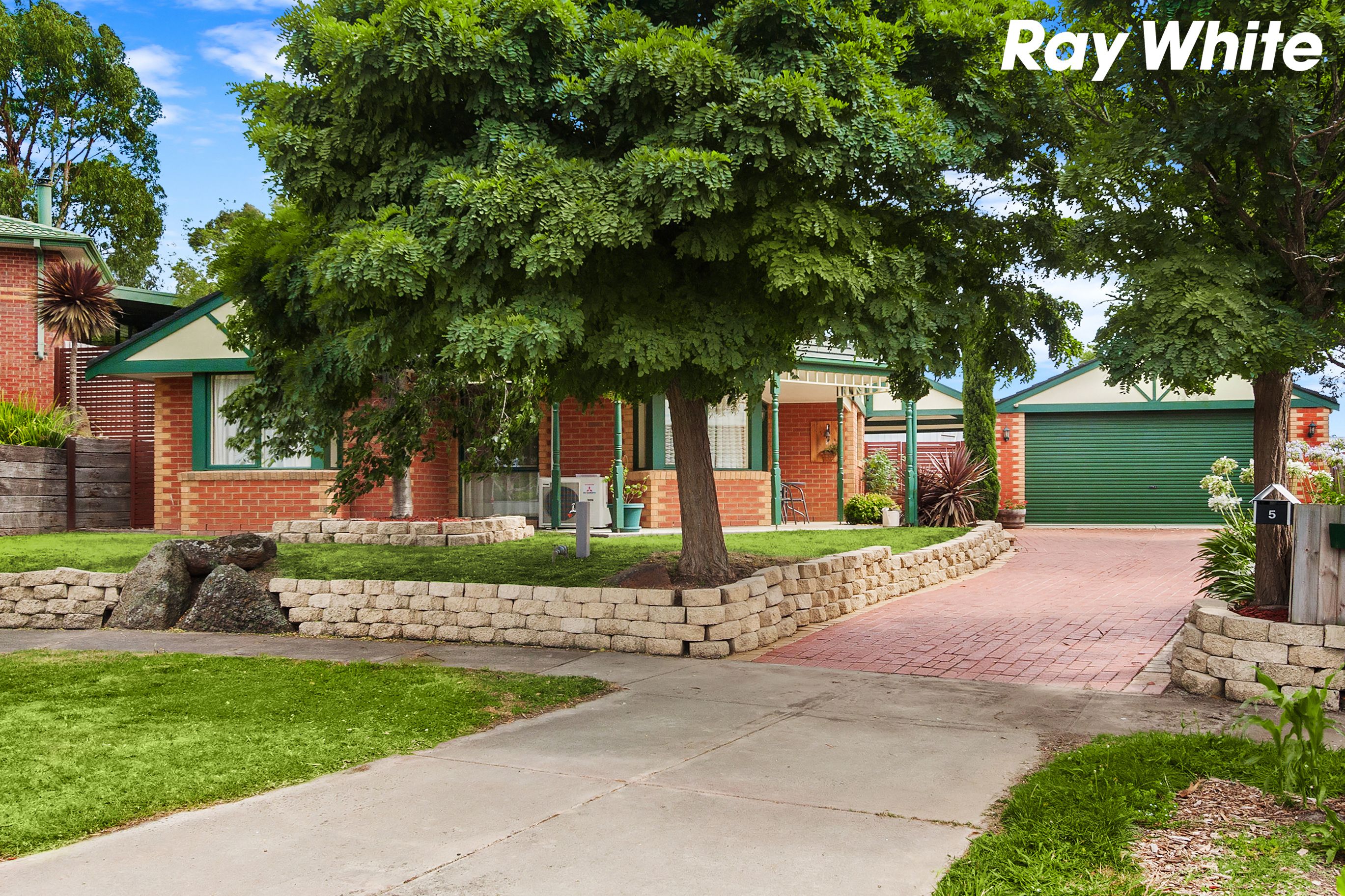 5 Christopher Close, Pakenham, VIC 3810