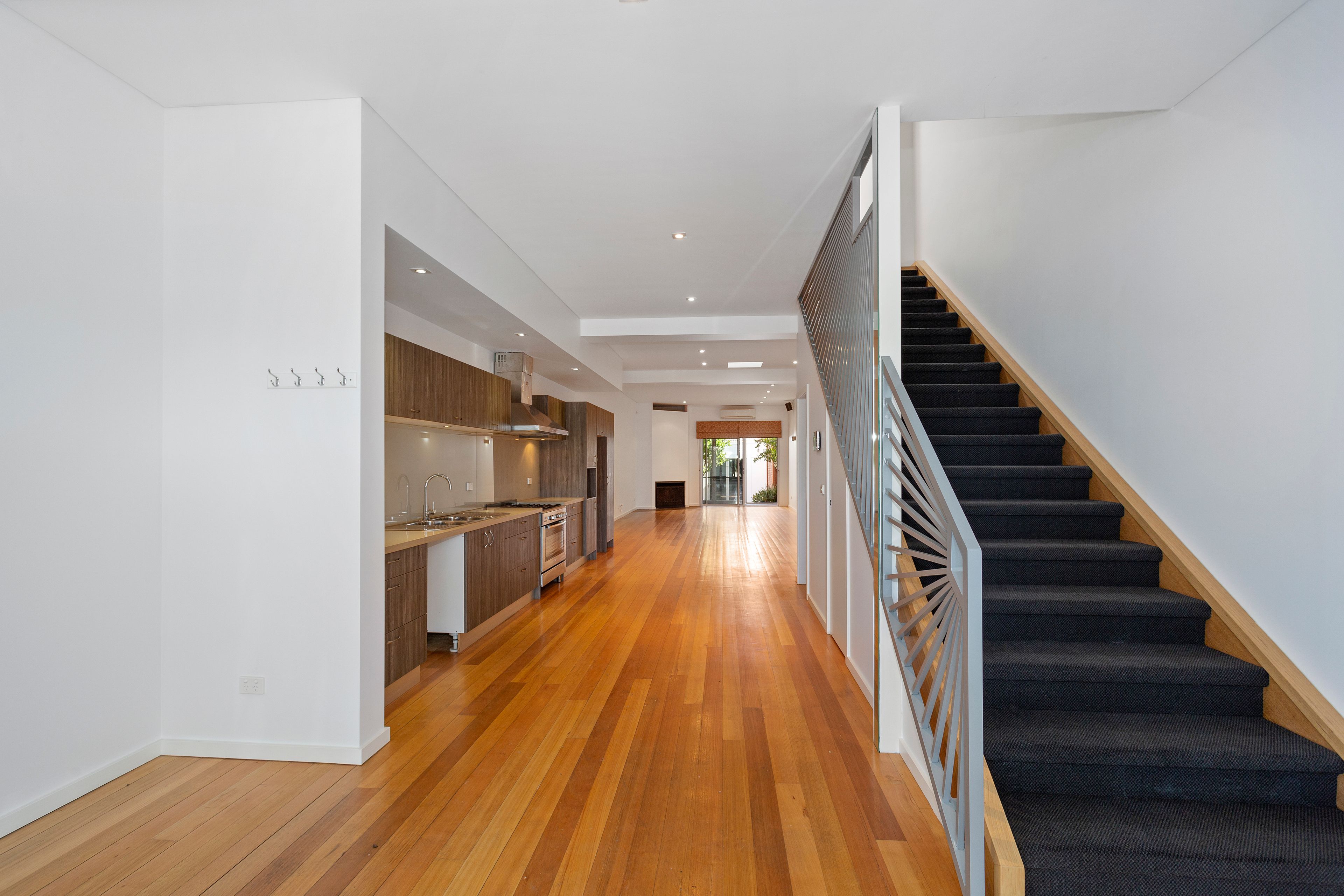 51 Warrigal Road, Hughesdale, VIC 3166