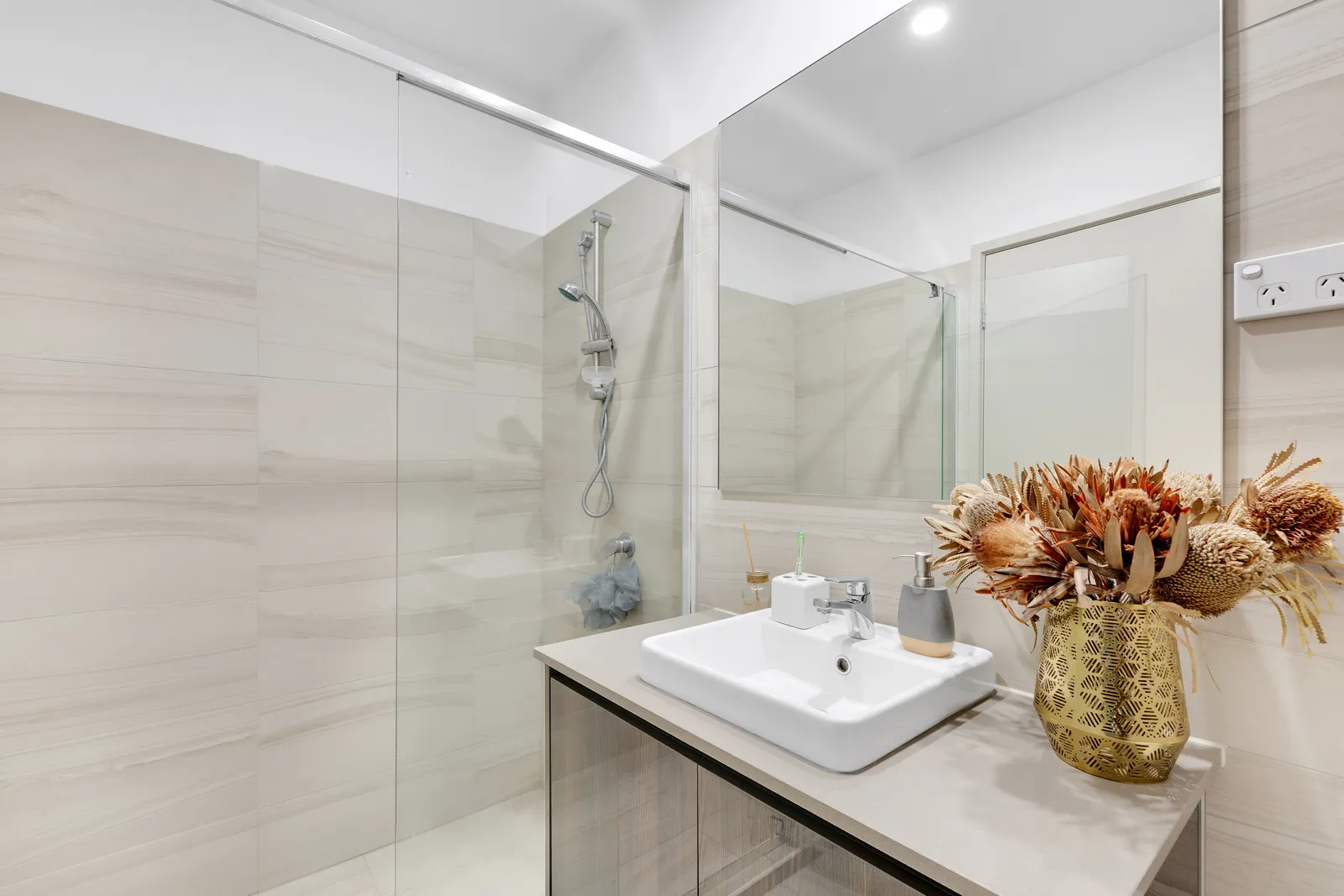 908/8 Hunt Street, Hamilton