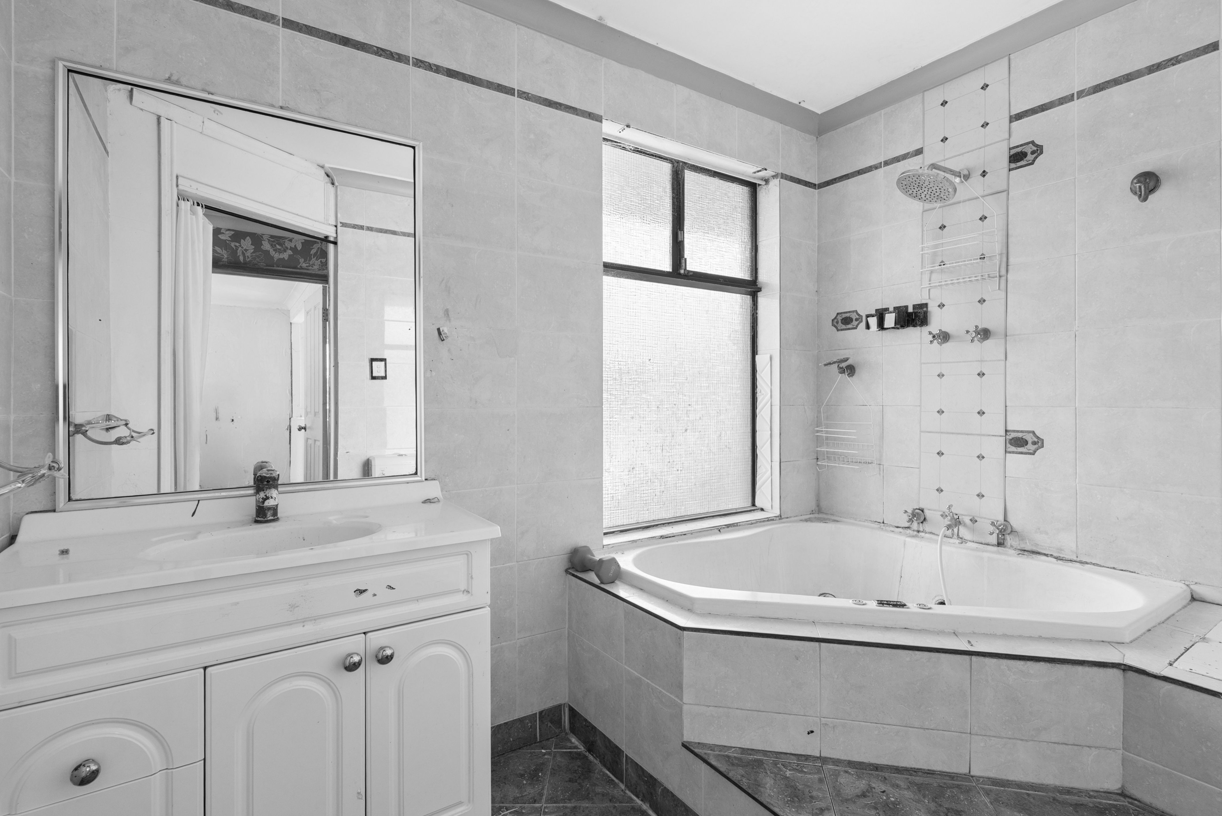202 Nollamara Avenue — photo 11 of 14